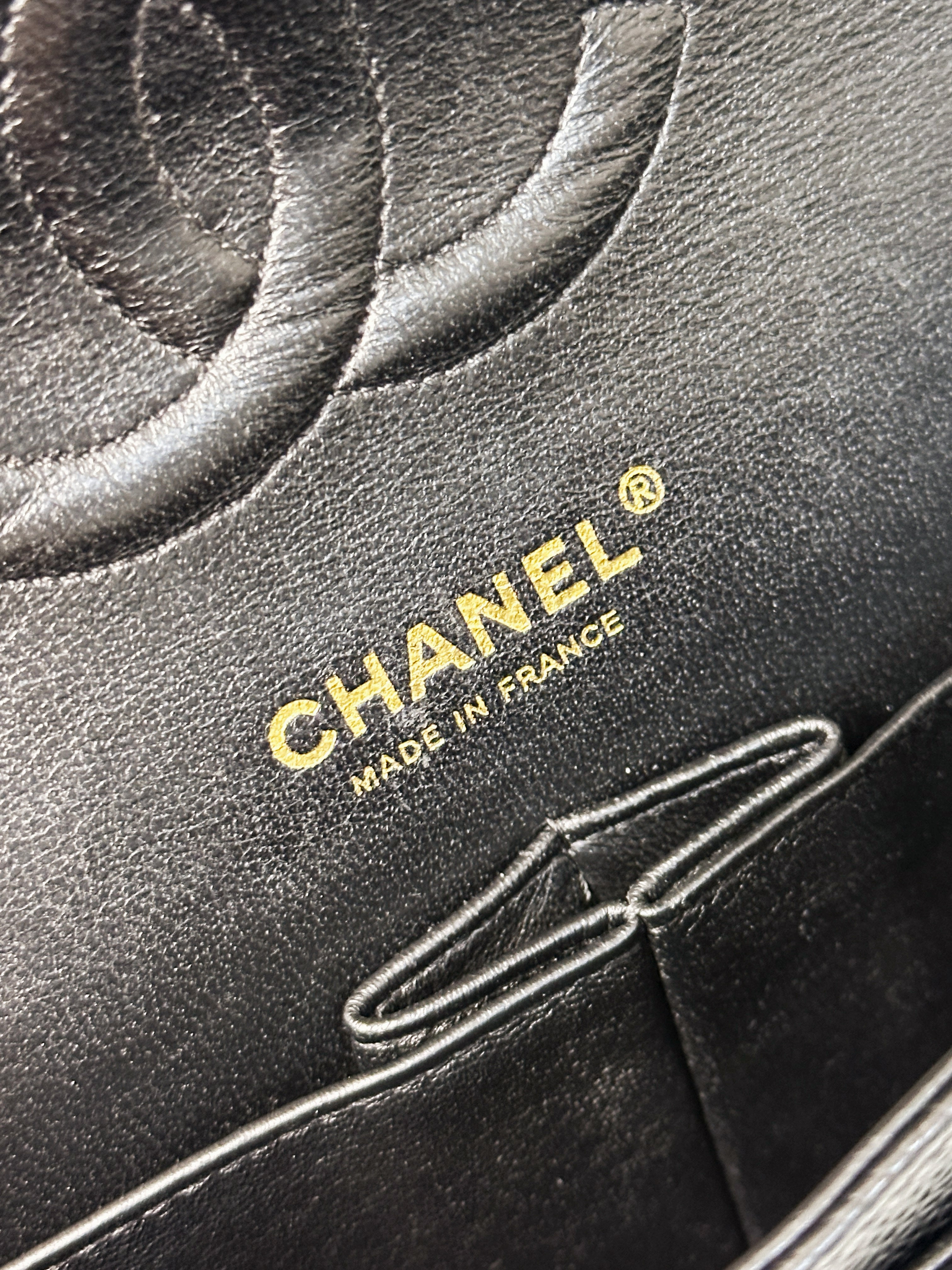 PPreloved Authentic Chanel Vintage  Classic Double Flap Medium Shoulder Bag Black Caviar 24k GHW