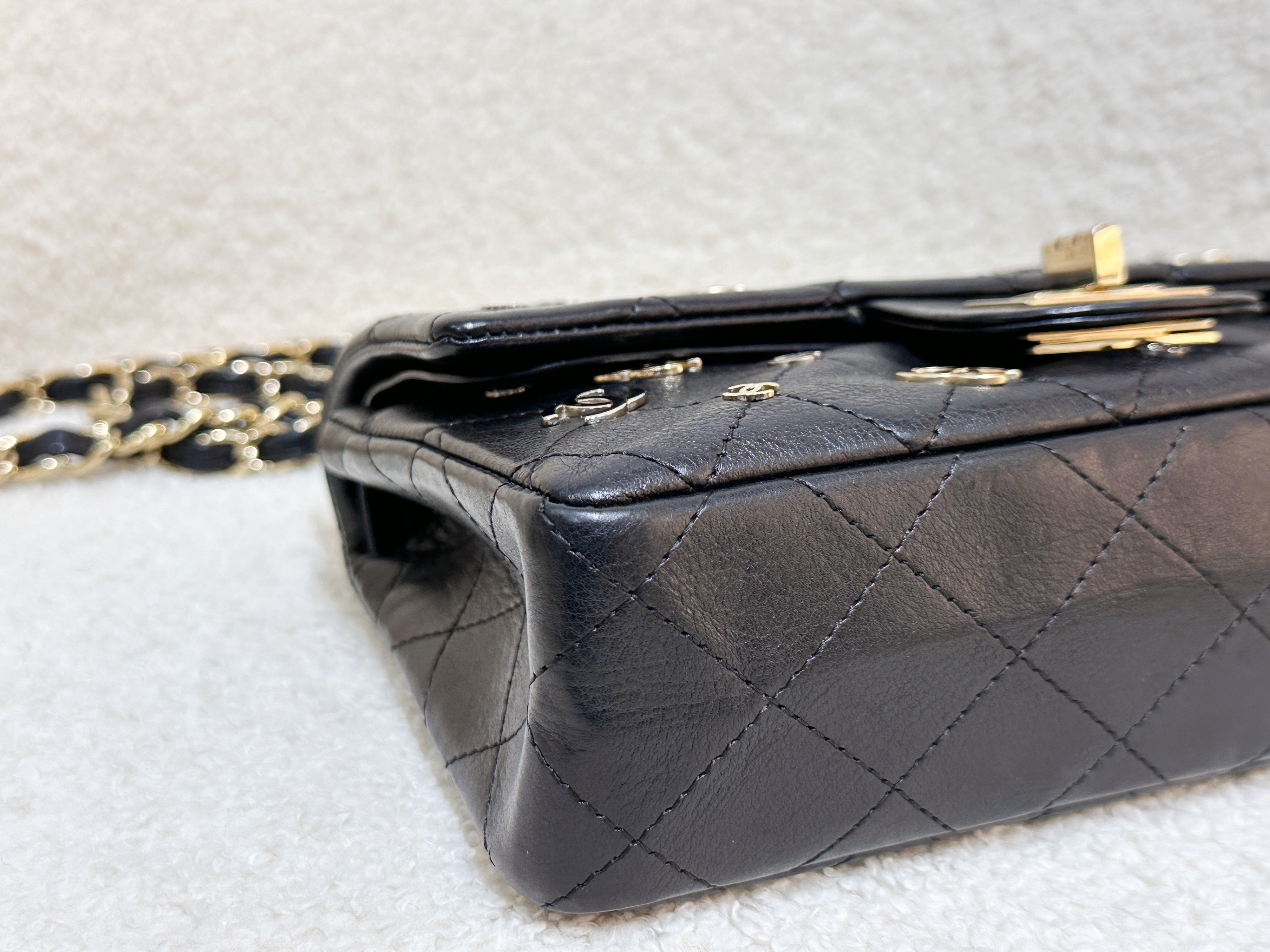 Preloved Authentic 
ChanelBlack Quilted Calfskin 2.55 Reissue 224 Punk CC Charm Flap Gold Hardware, 2007