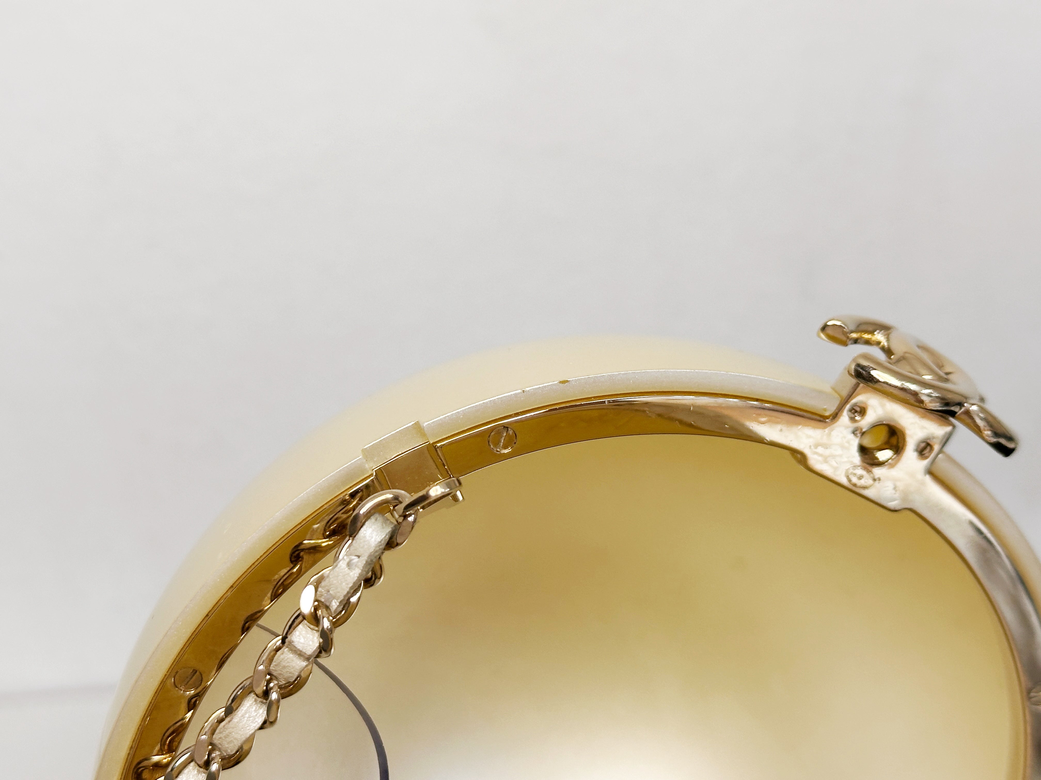 Chanel 15C Round Pearl Plexiglass Minaudiere