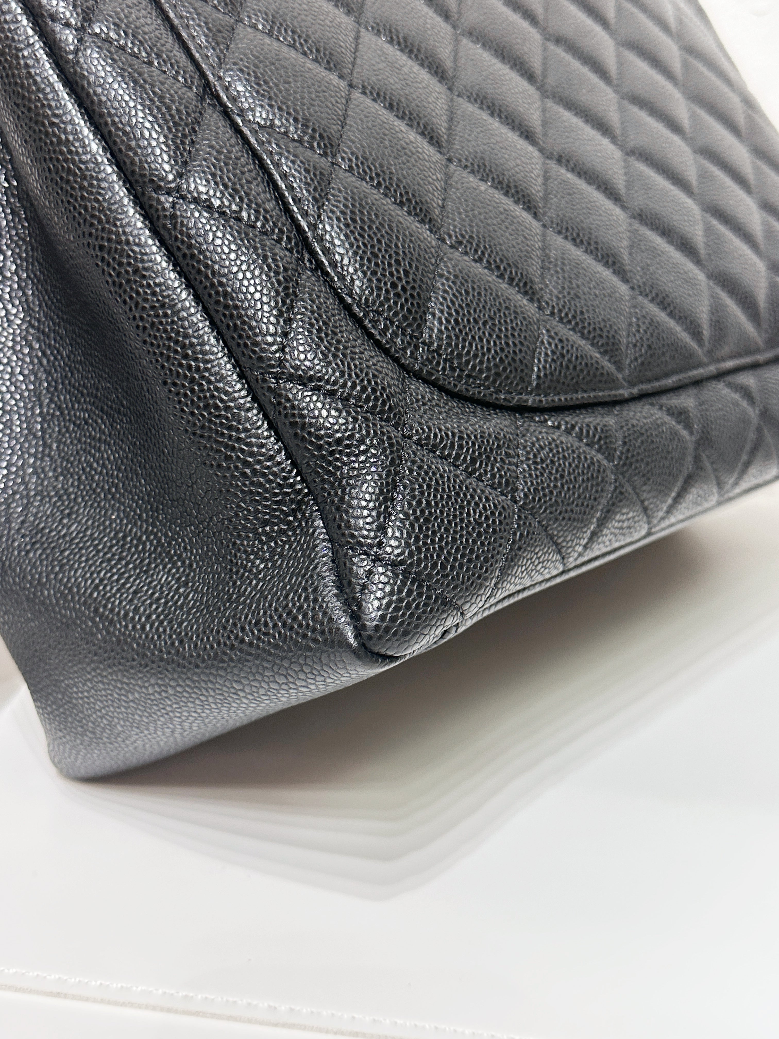 Chanel Caviar Grand Shopping Tote GST Black GHW 1640 holo card