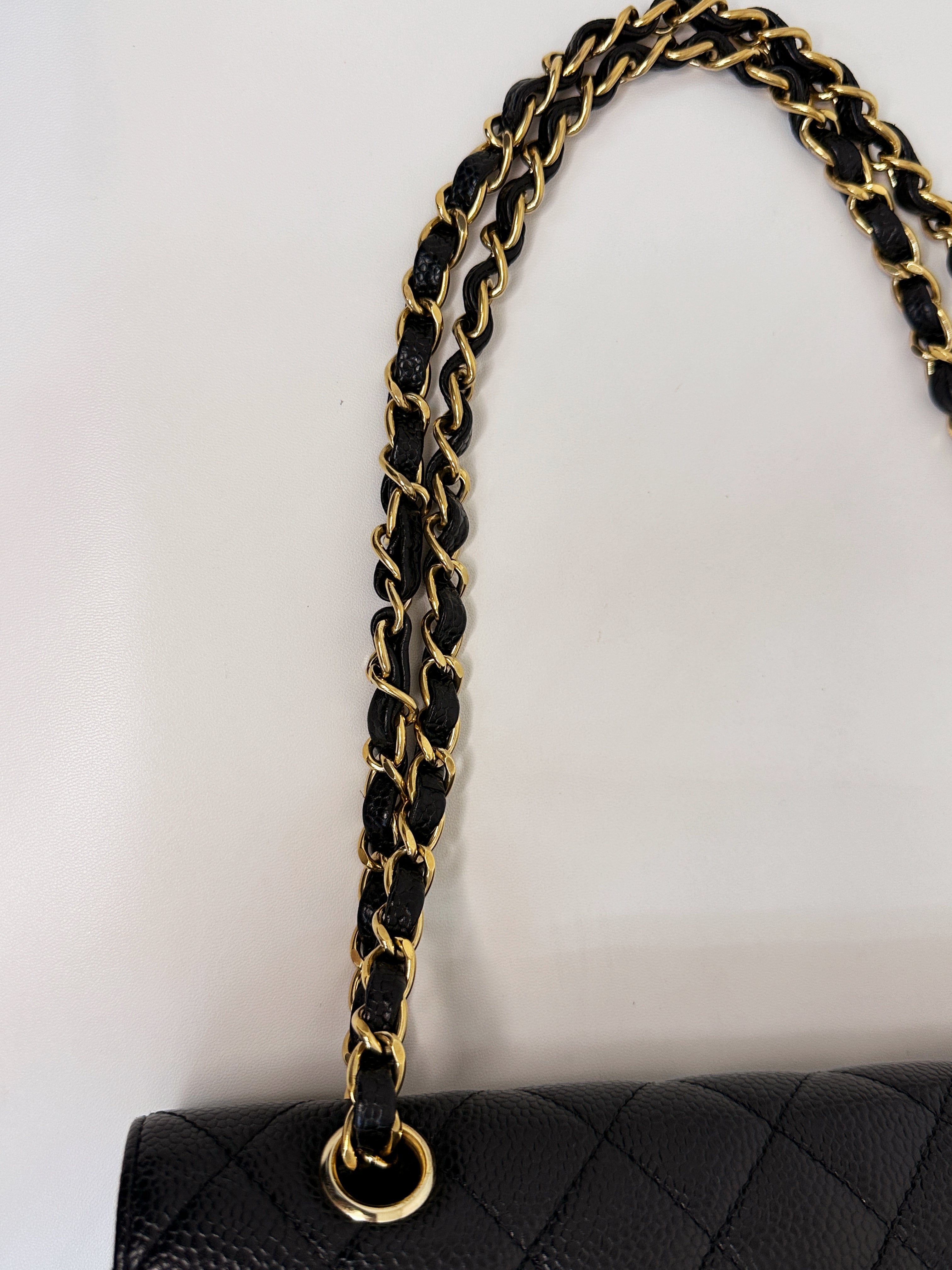PPreloved Authentic Chanel Vintage  Classic Double Flap Medium Shoulder Bag Black Caviar 24k GHW