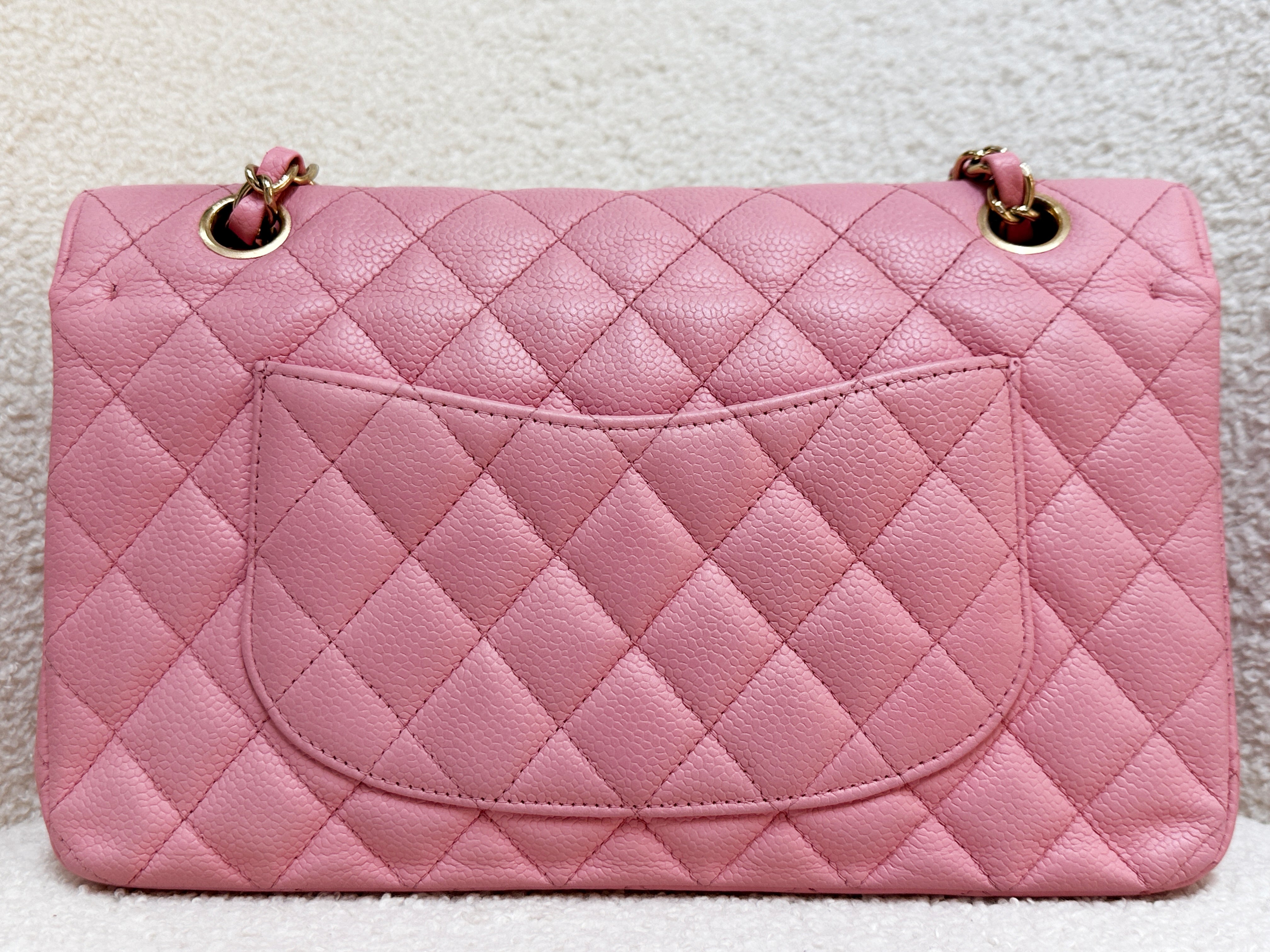 Chanel Medium Vintage Sakura Pink Caviar Classic Double Flap Bag 24K GHW 86 holo(body lightly touched)