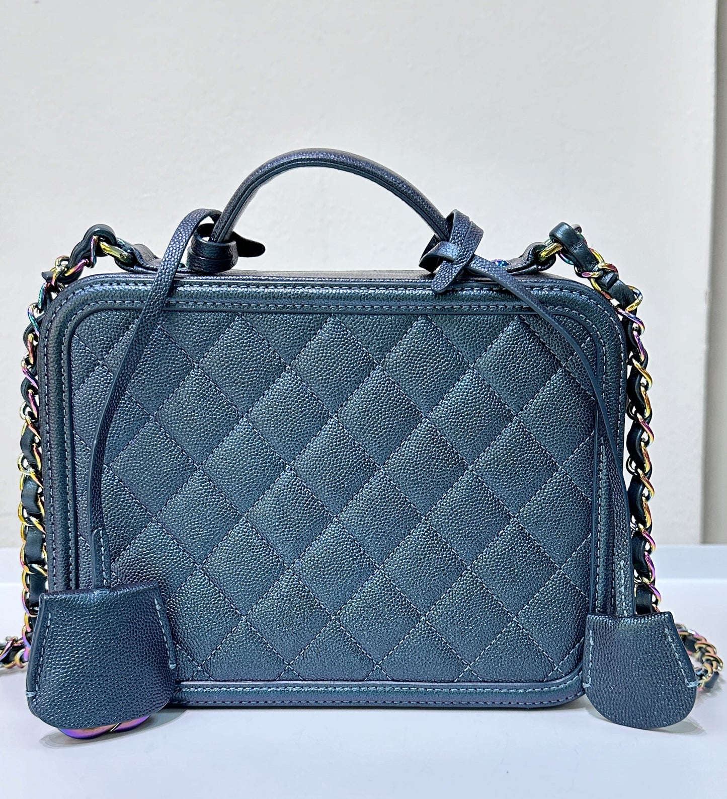 CHANEL Iridescent Caviar Quilted Medium CC Filigree Vanity Case Dark Turquoise