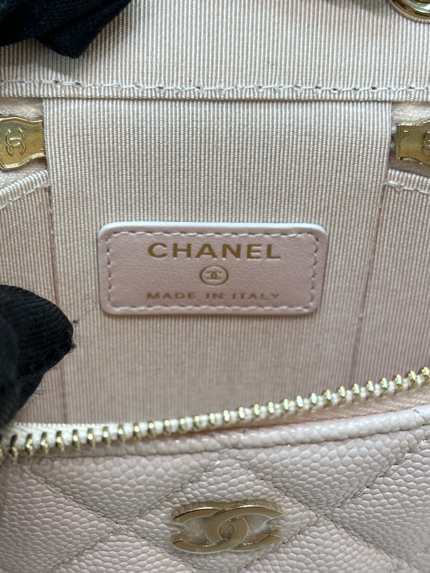 CHANEL Caviar Quilted Small Vertical Coco Beauty Vanity Case With Chain Light Pink