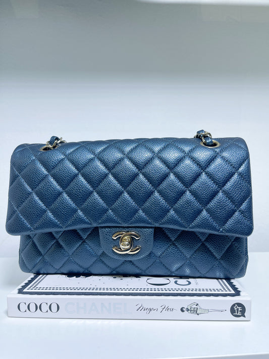 18S CHANEL PEARLY NAVY BLUE CAVIAR MEDIUM CLASSIC DOUBLE FLAP BAG GHW