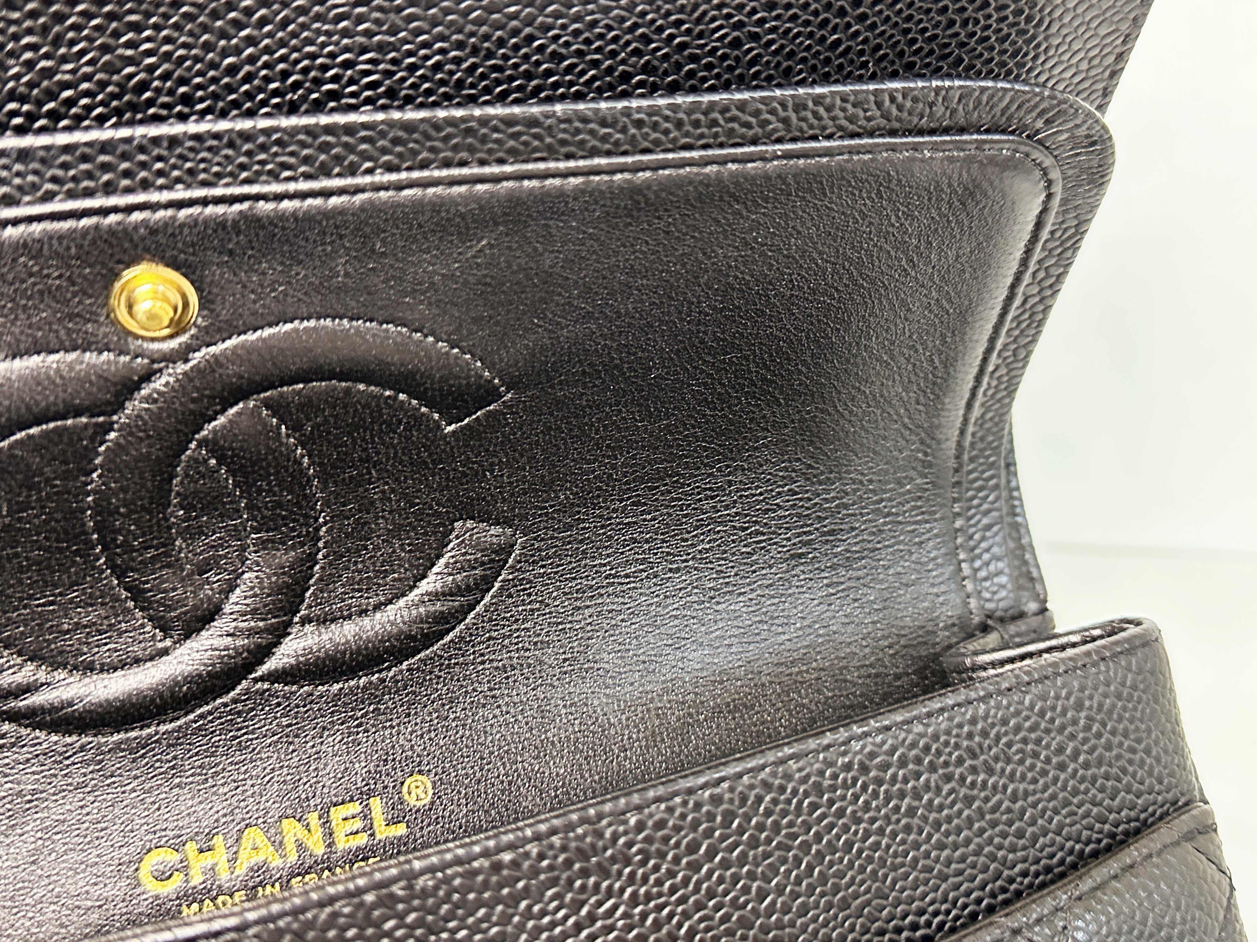 PPreloved Authentic Chanel Vintage  Classic Double Flap Medium Shoulder Bag Black Caviar 24k GHW