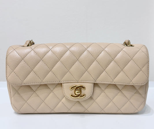 Chanel Classic Vintage Clutch East-west in Beige Color