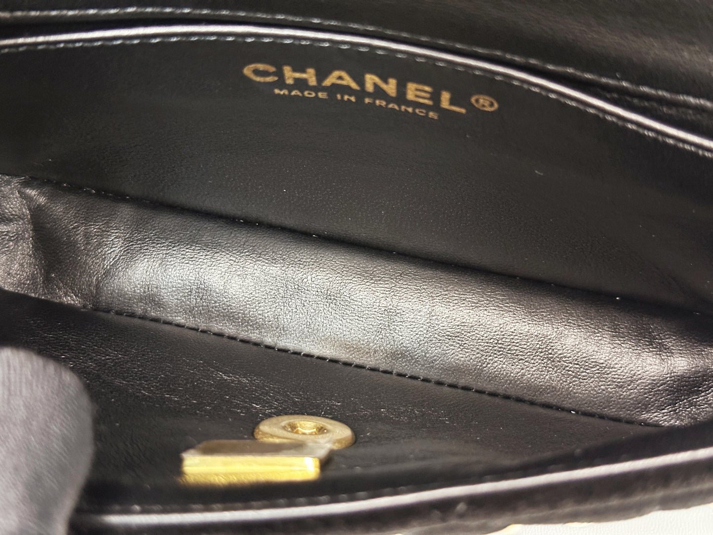 Chanel Mini Black Velvet Pearl Flap Bag X53U microchip