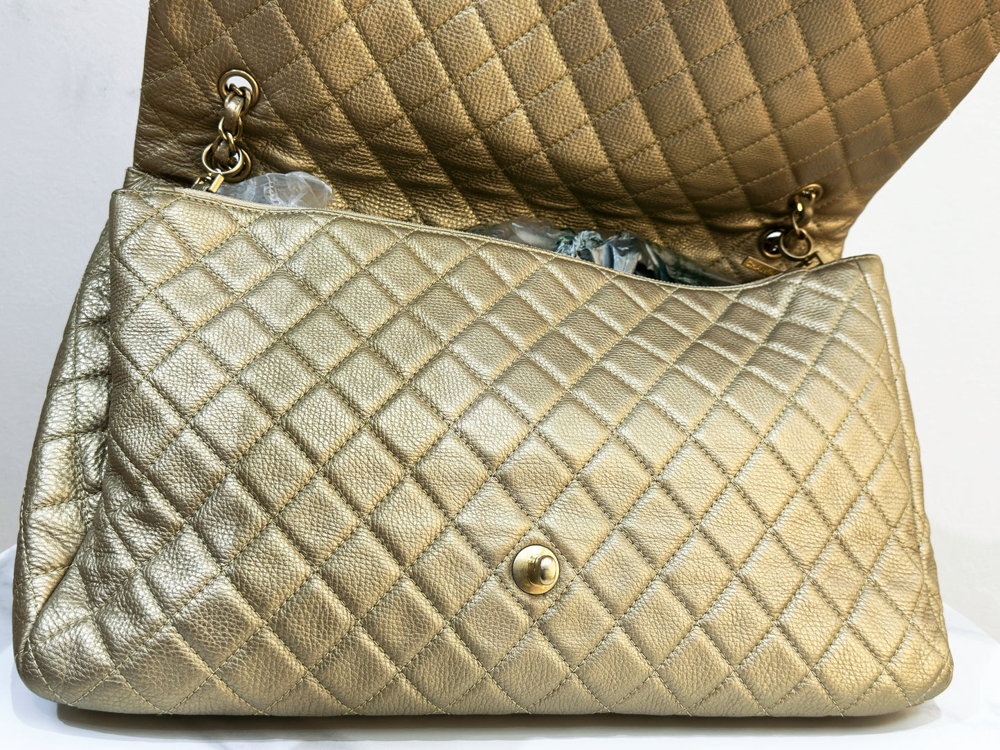 Chanel 2018 Calfskin Quilted XXL Travel Flap shoulder bag Metallic Gold GHW 2510 holo card