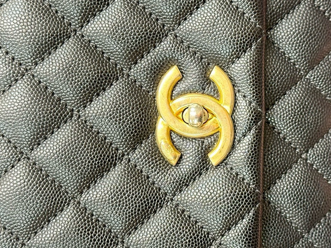 Chanel Medium Caviar Quilted Coco Handle Flap Black GHW 25 holo card