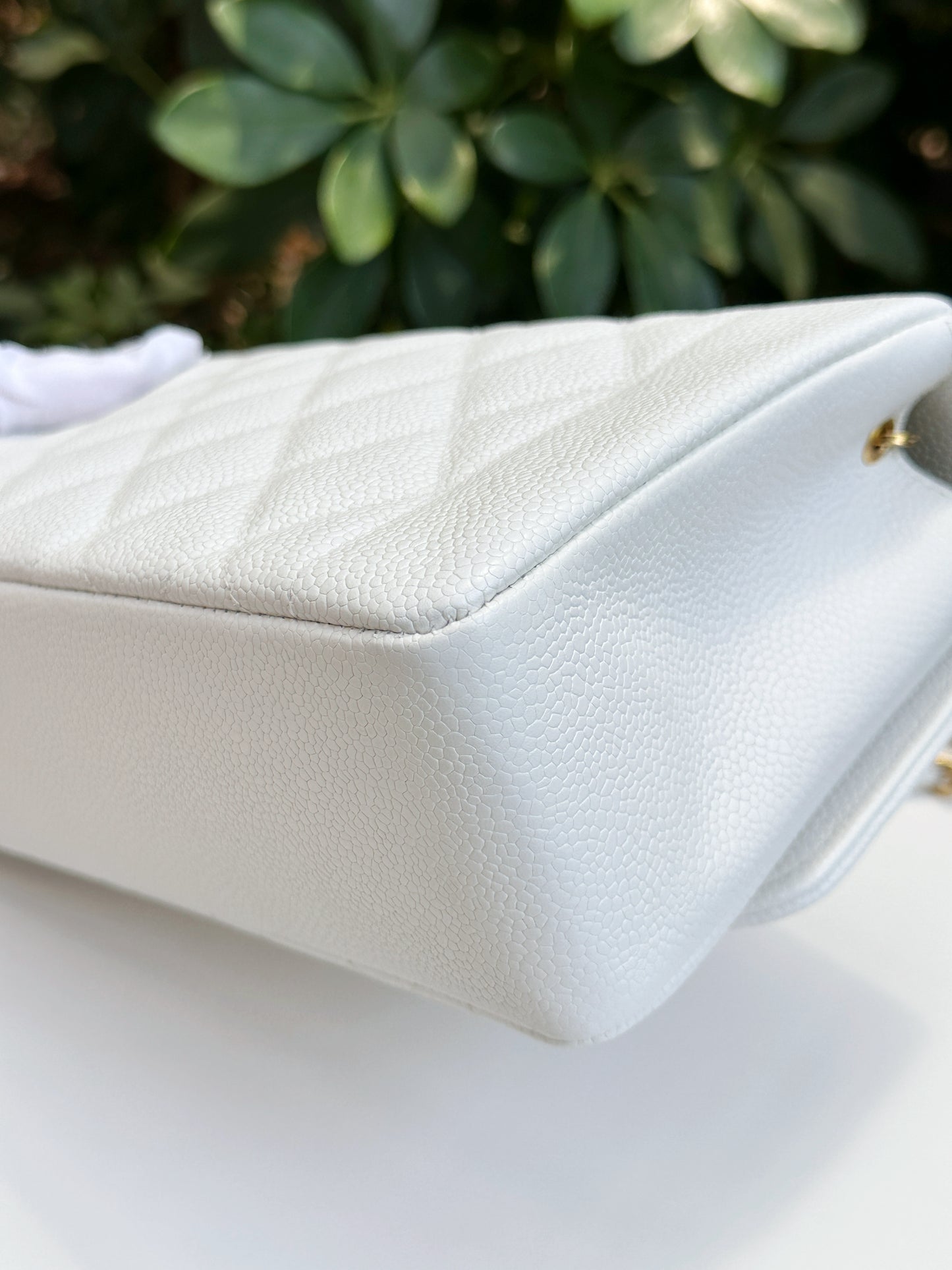 Chanel Vintage Quilted Diana Flap Bag Caviar White 33 holo card