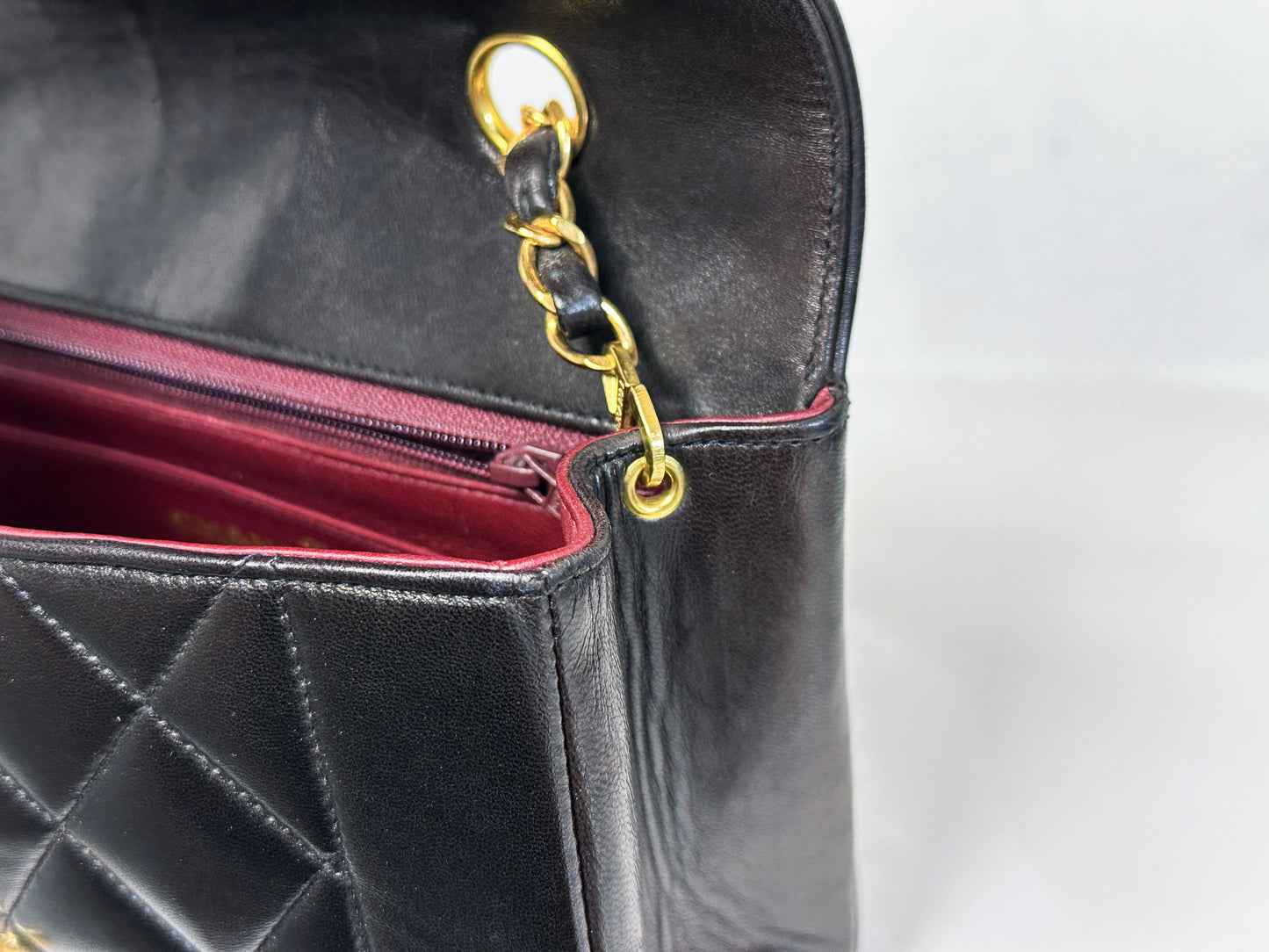 Chanel Vintage Quilted Diana Flap Bag Black Lambskin 25 holo card