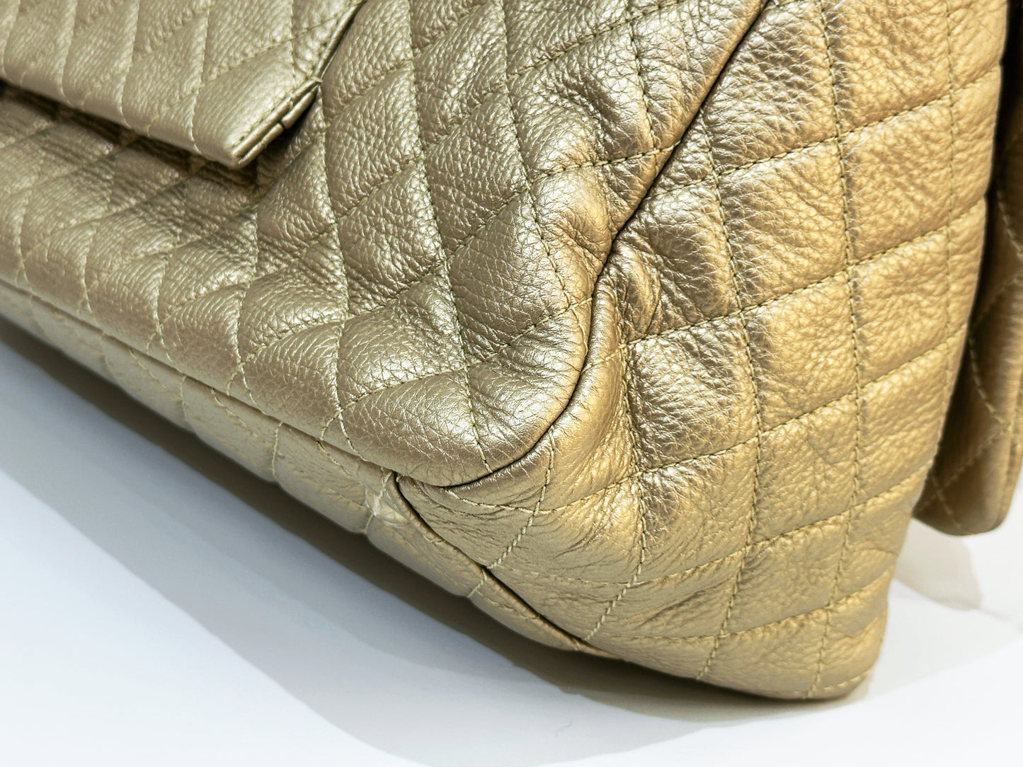 Chanel 2018 Calfskin Quilted XXL Travel Flap shoulder bag Metallic Gold GHW 2510 holo card