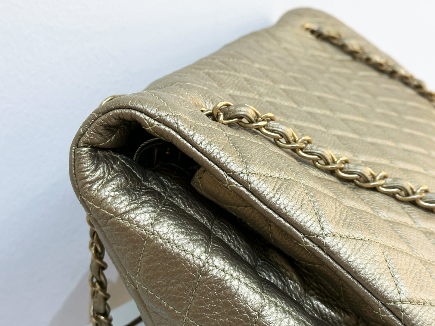 Chanel 2018 Calfskin Quilted XXL Travel Flap shoulder bag Metallic Gold GHW 2510 holo card