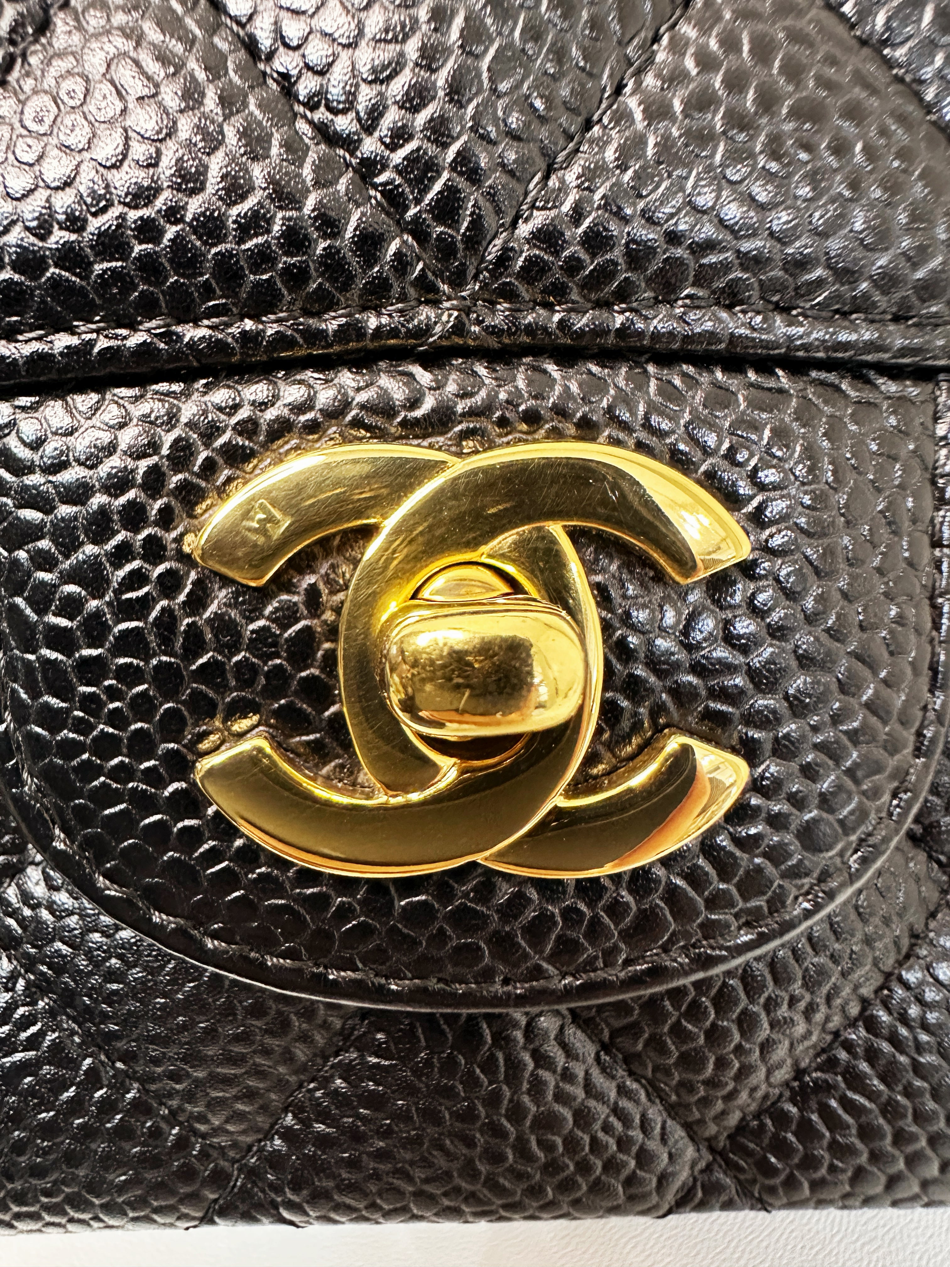 PPreloved Authentic Chanel Vintage  Classic Double Flap Medium Shoulder Bag Black Caviar 24k GHW