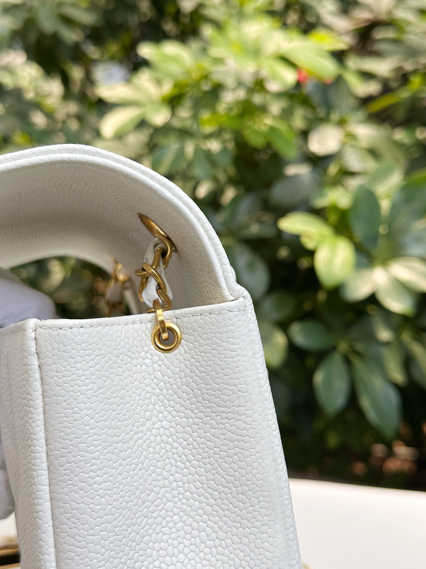 Chanel Vintage Quilted Diana Flap Bag Caviar White 33 holo card