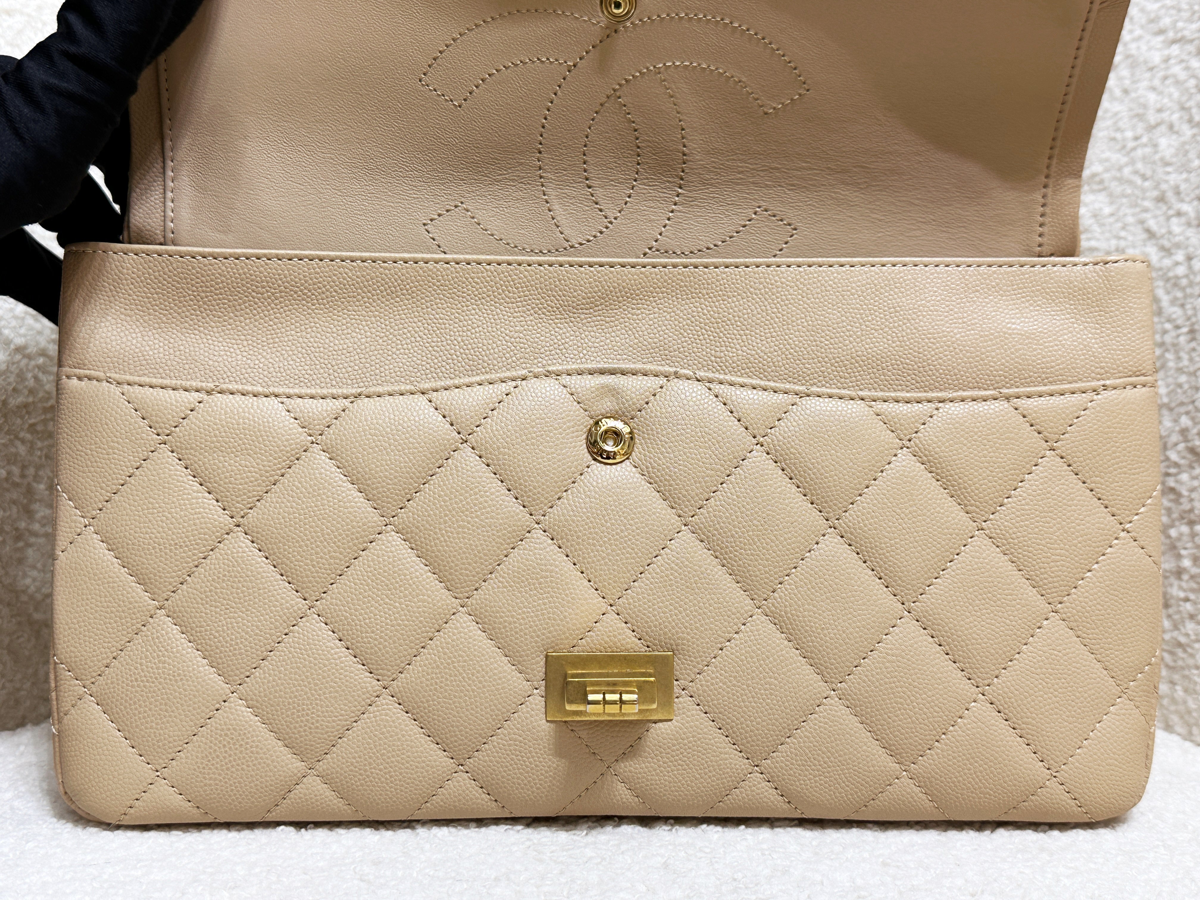 Chanel Classic Quilted Caviar 2.55 Reissue Flap Bag Beige 226 2353 holo card