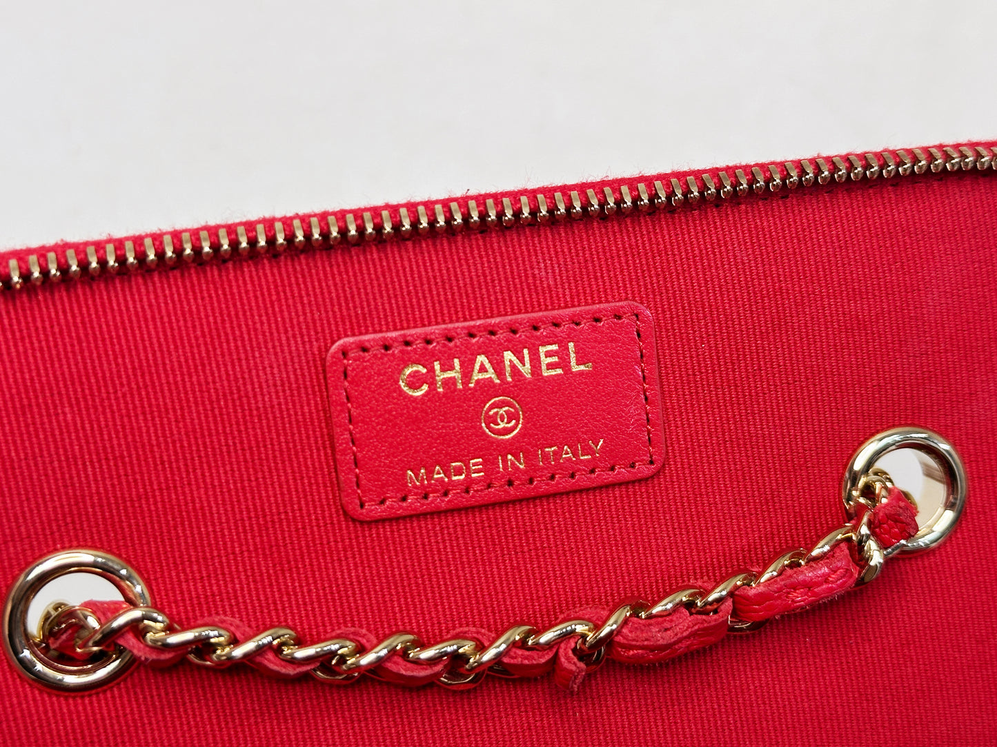 Chanel Caviar Quilted Small Vanity Case With Chain Red 3181 holo card