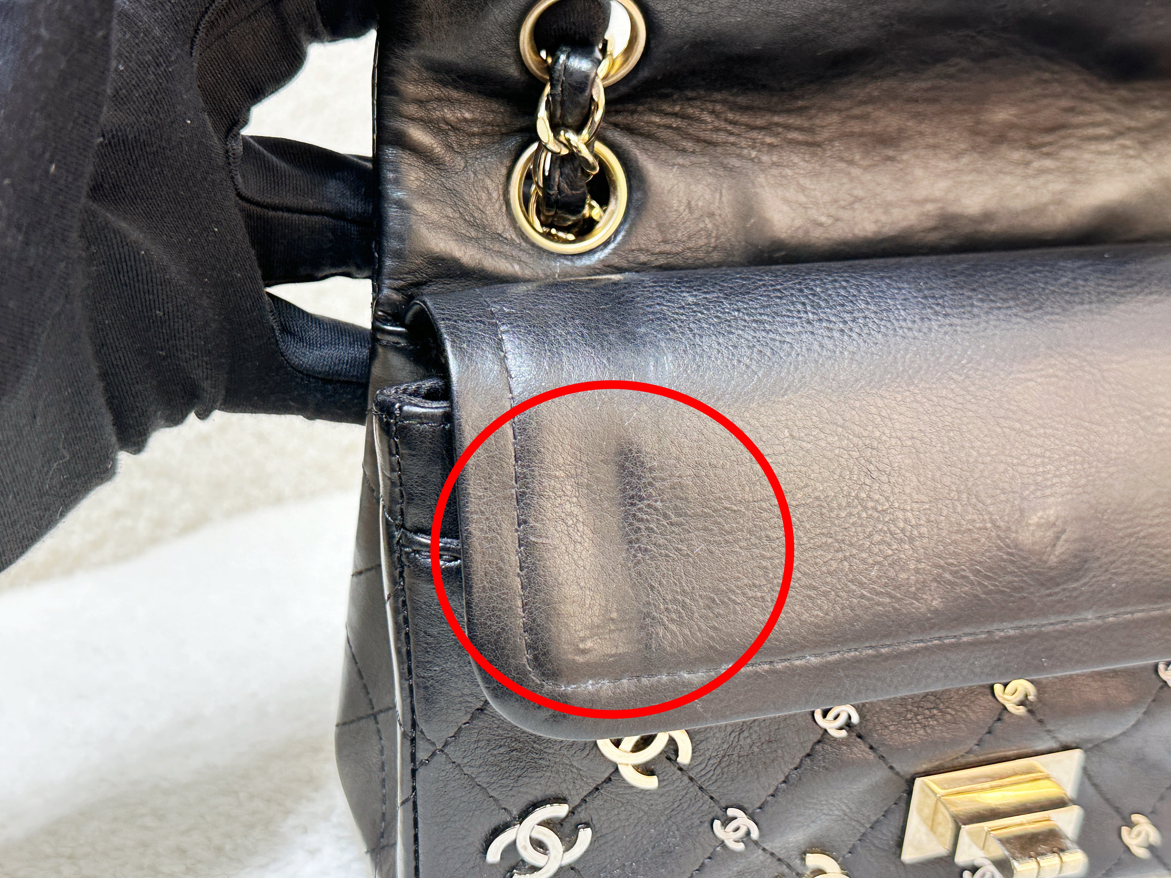 Preloved Authentic 
ChanelBlack Quilted Calfskin 2.55 Reissue 224 Punk CC Charm Flap Gold Hardware, 2007