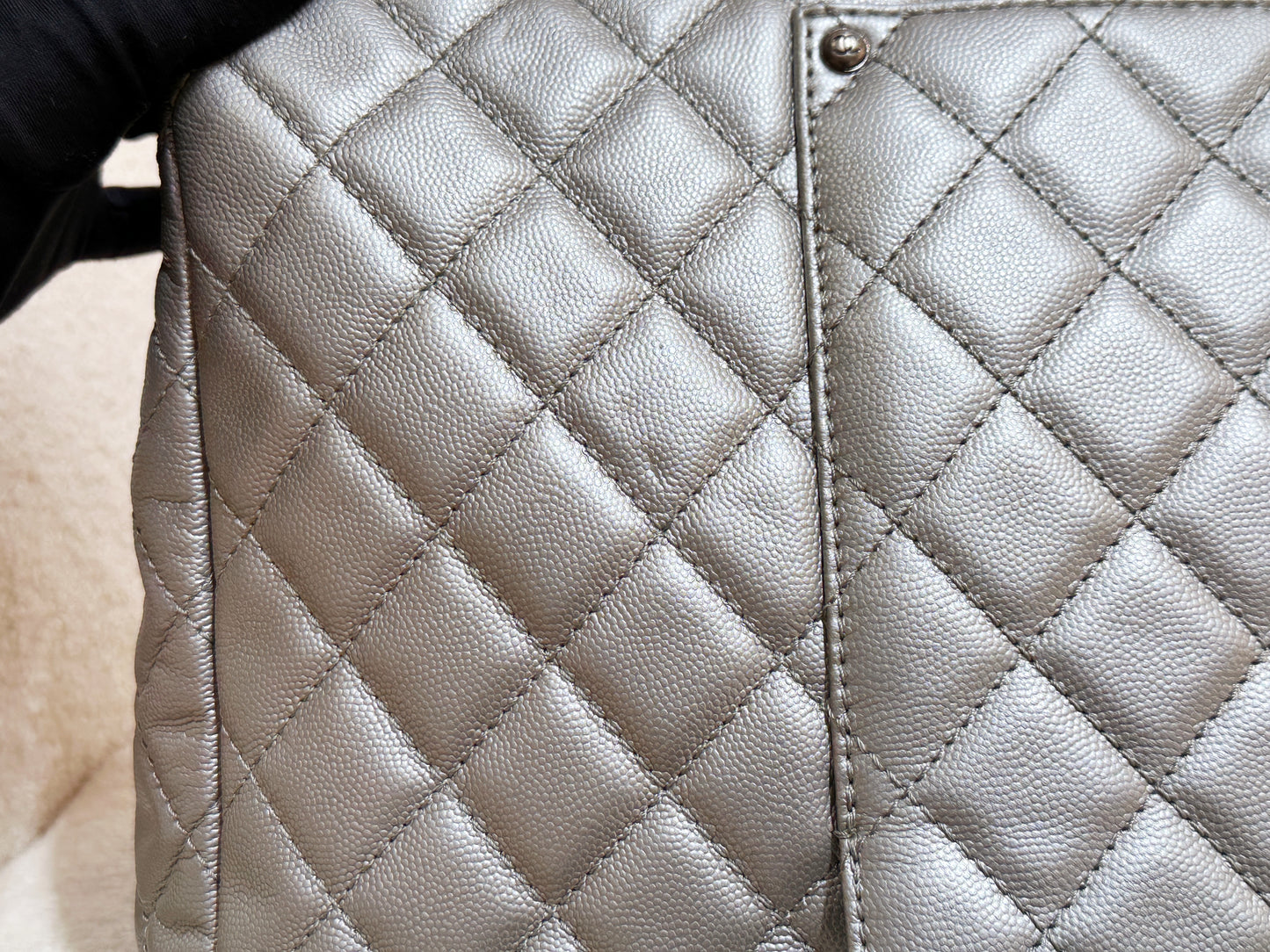 Chanel 2017 Caviar Classic Quilted XXL Travel Flap shoulder bag Metallic Silver SHW 2257 holo card