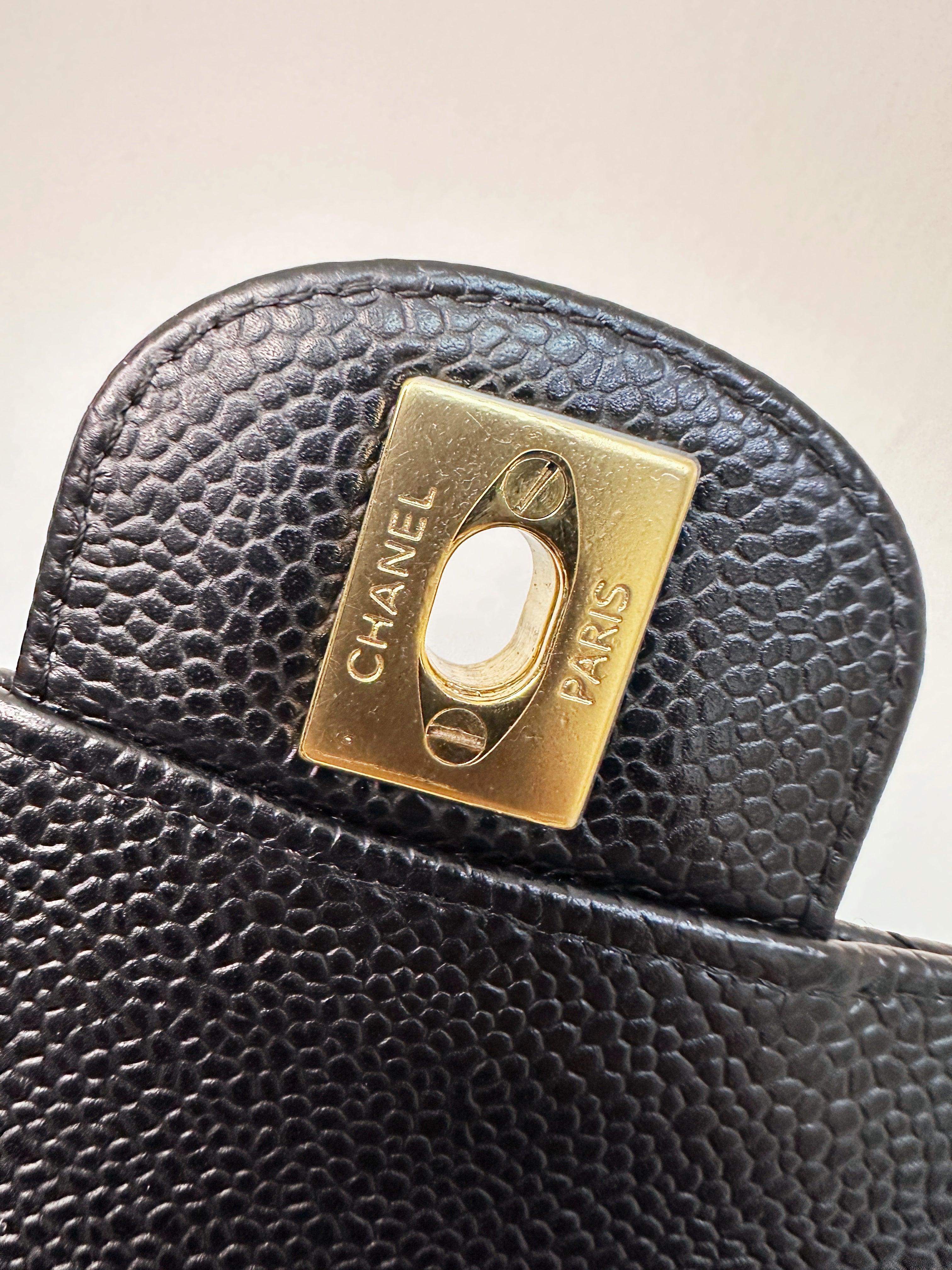 PPreloved Authentic Chanel Vintage  Classic Double Flap Medium Shoulder Bag Black Caviar 24k GHW