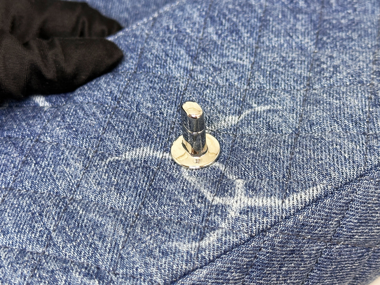 Chanel 20B Medium Blue Denim Quilted CC Single Flap SHW 3045 holo card