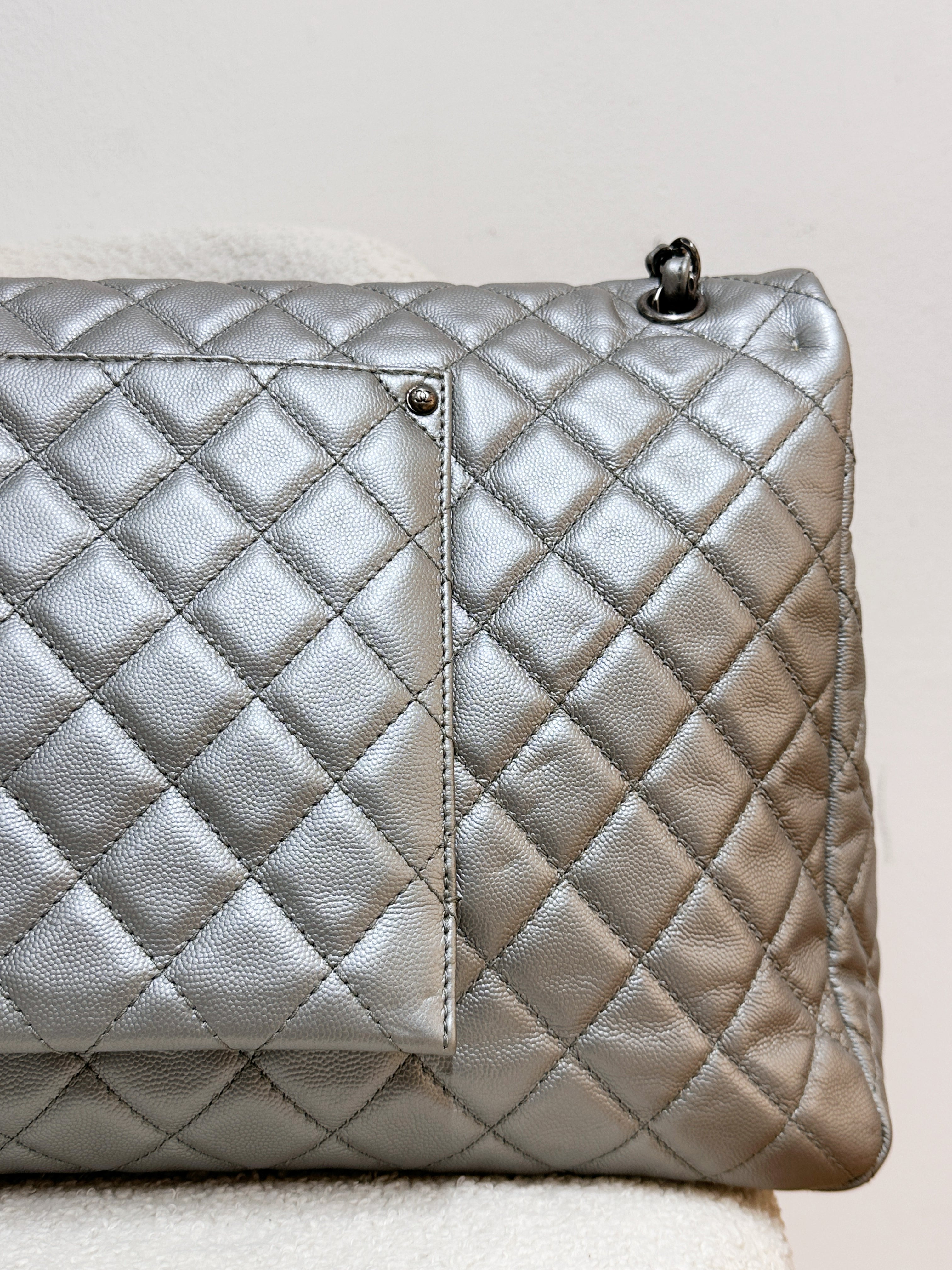 Chanel 2017 Caviar Classic Quilted XXL Travel Flap shoulder bag Metallic Silver SHW 2257 holo card