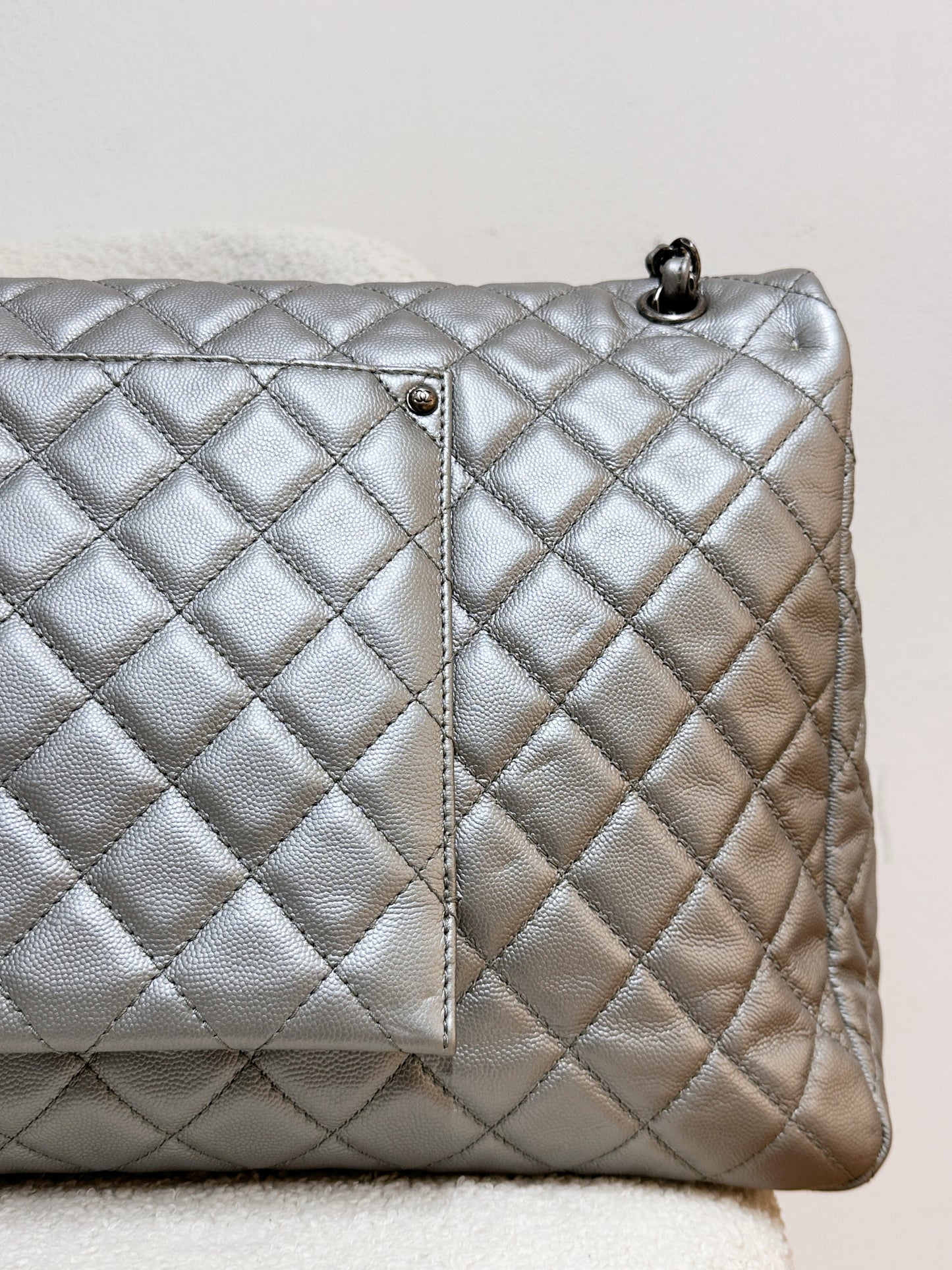 Chanel 2017 Caviar Classic Quilted XXL Travel Flap shoulder bag Metallic Silver SHW 2257 holo card