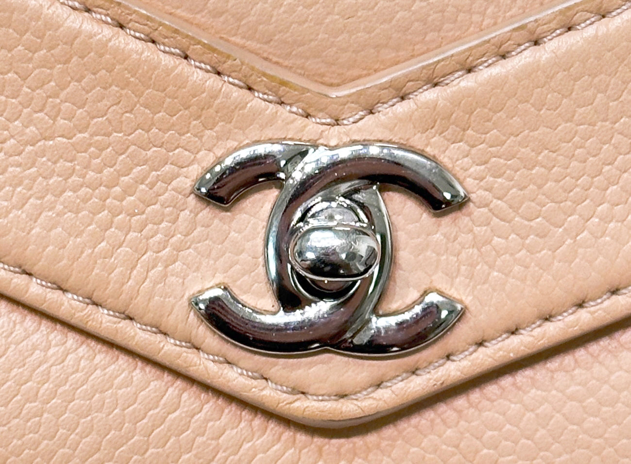 Chanel Chevron Caviarskin Chain shoulder bag Beige Silver Metal fittings