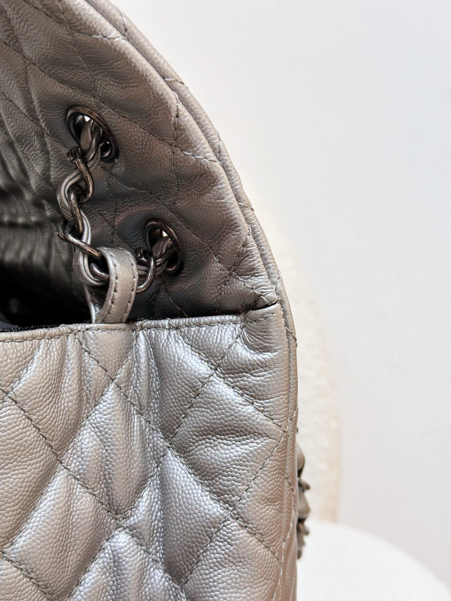 Chanel 2017 Caviar Classic Quilted XXL Travel Flap shoulder bag Metallic Silver SHW 2257 holo card