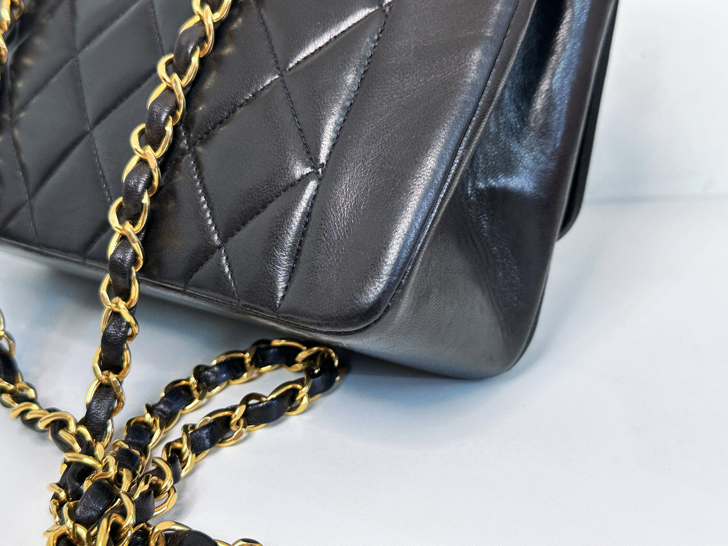 Chanel Vintage Quilted Diana Flap Bag Black Lambskin 25 holo card