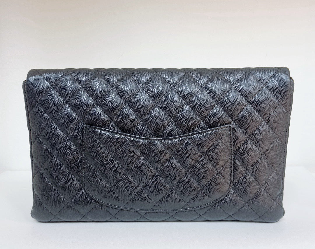 Chanel Quilted Caviar Classic Clutch GHW Black 2657 holo card