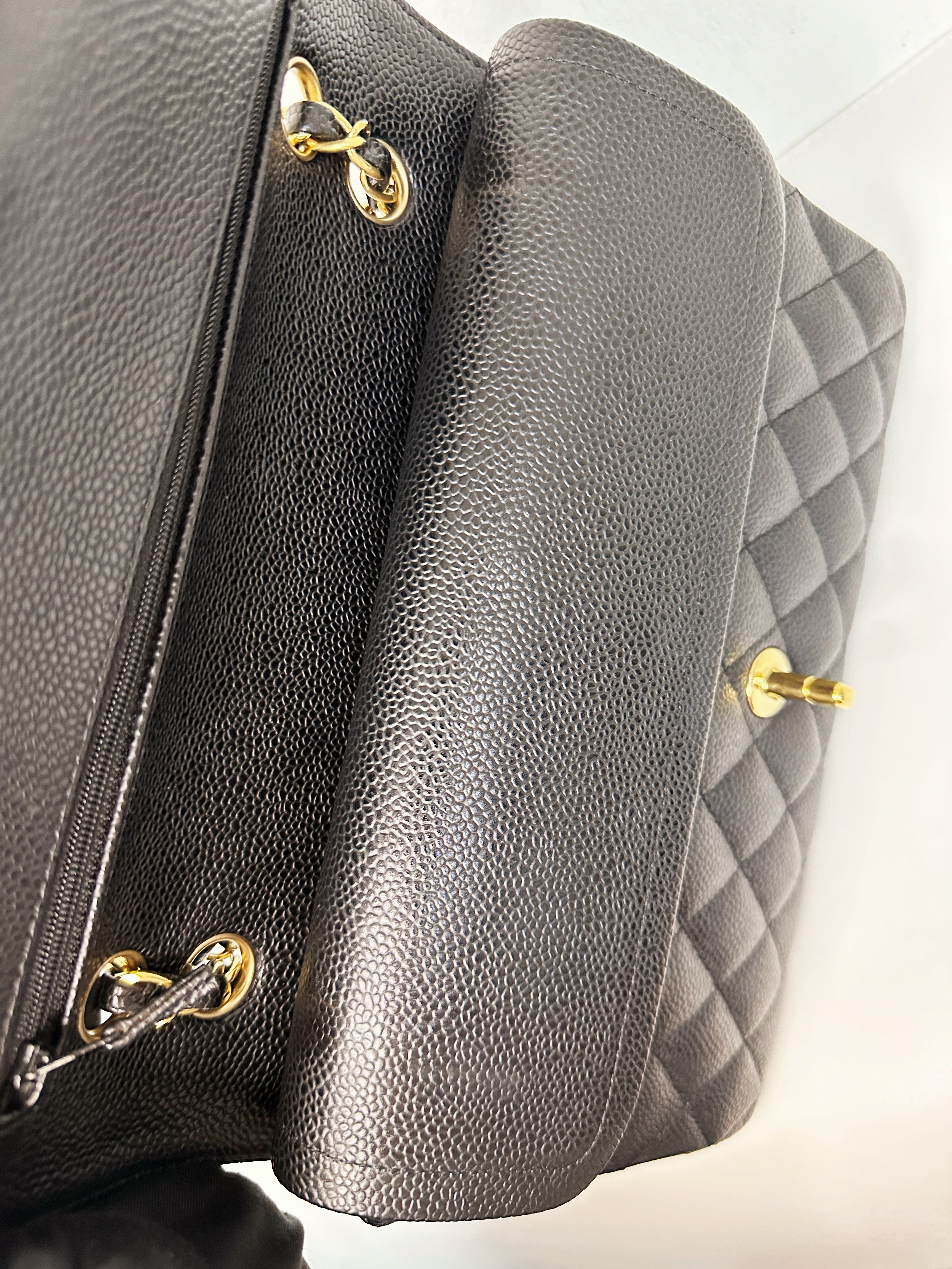 PPreloved Authentic Chanel Vintage  Classic Double Flap Medium Shoulder Bag Black Caviar 24k GHW