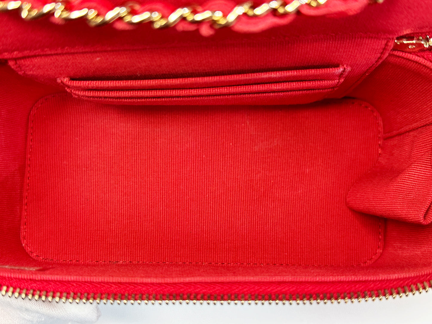 Chanel Caviar Quilted Small Vanity Case With Chain Red 3181 holo card