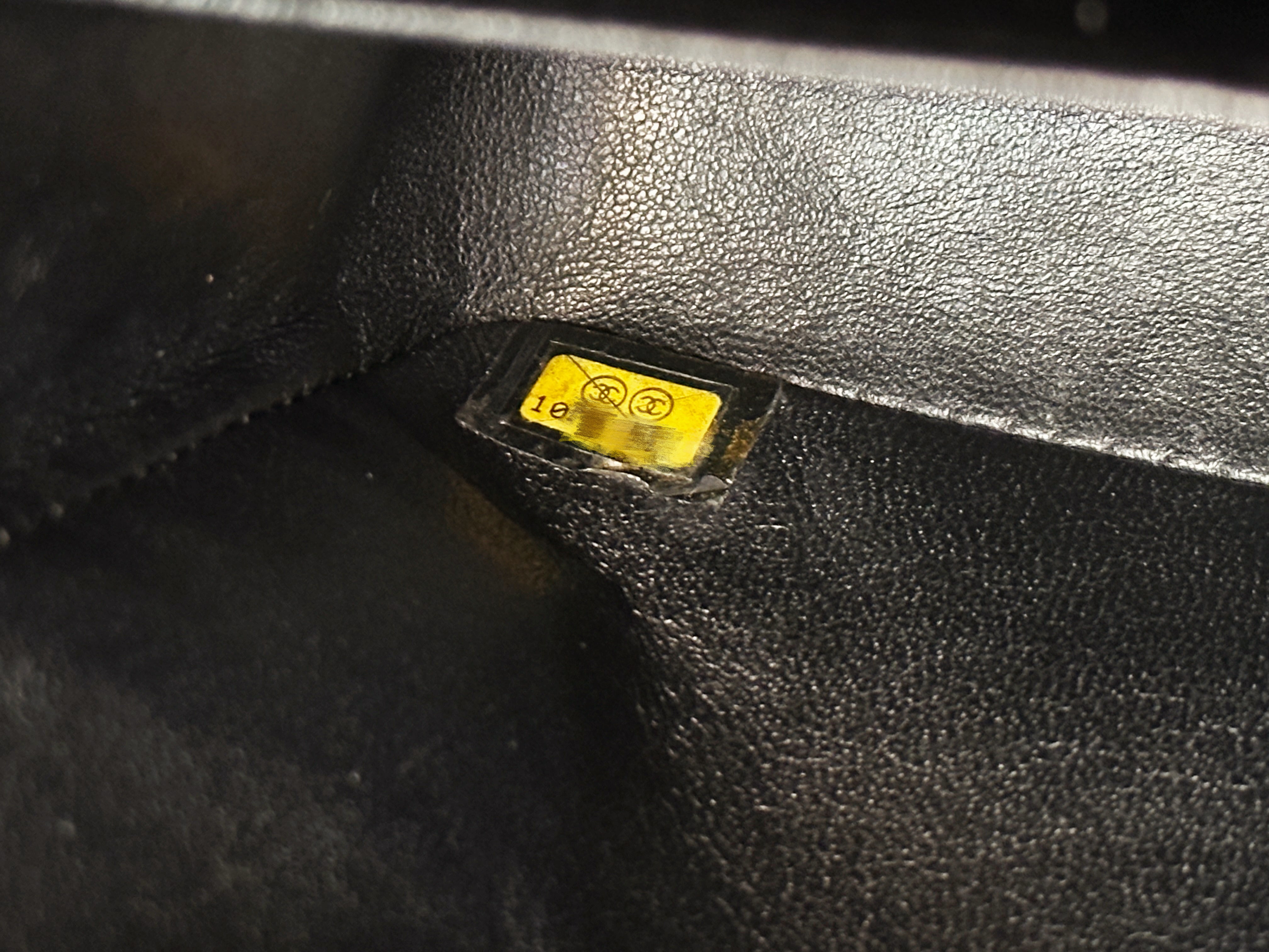 PPreloved Authentic Chanel Vintage  Classic Double Flap Medium Shoulder Bag Black Caviar 24k GHW