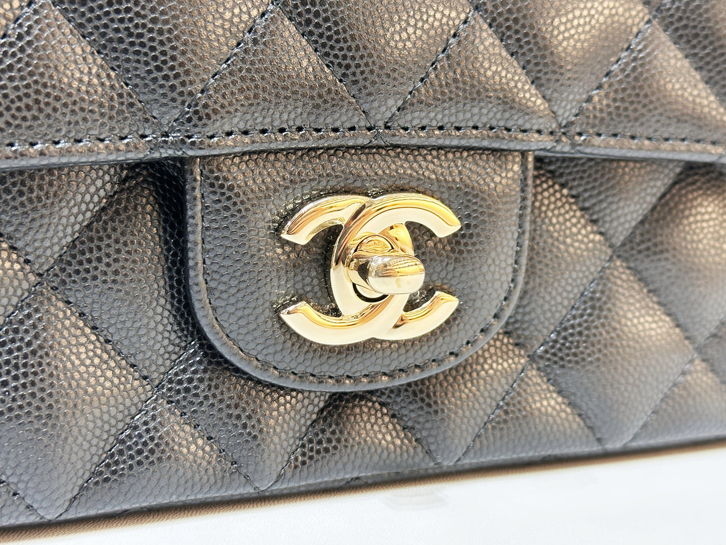 Chanel Caviar Classic Quilted Mini Rectangular Flap black GHW 2353 holo card