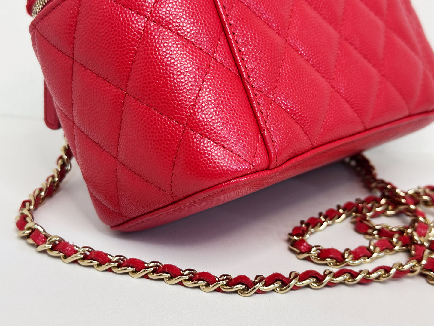Chanel Caviar Quilted Small Vanity Case With Chain Red 3181 holo card