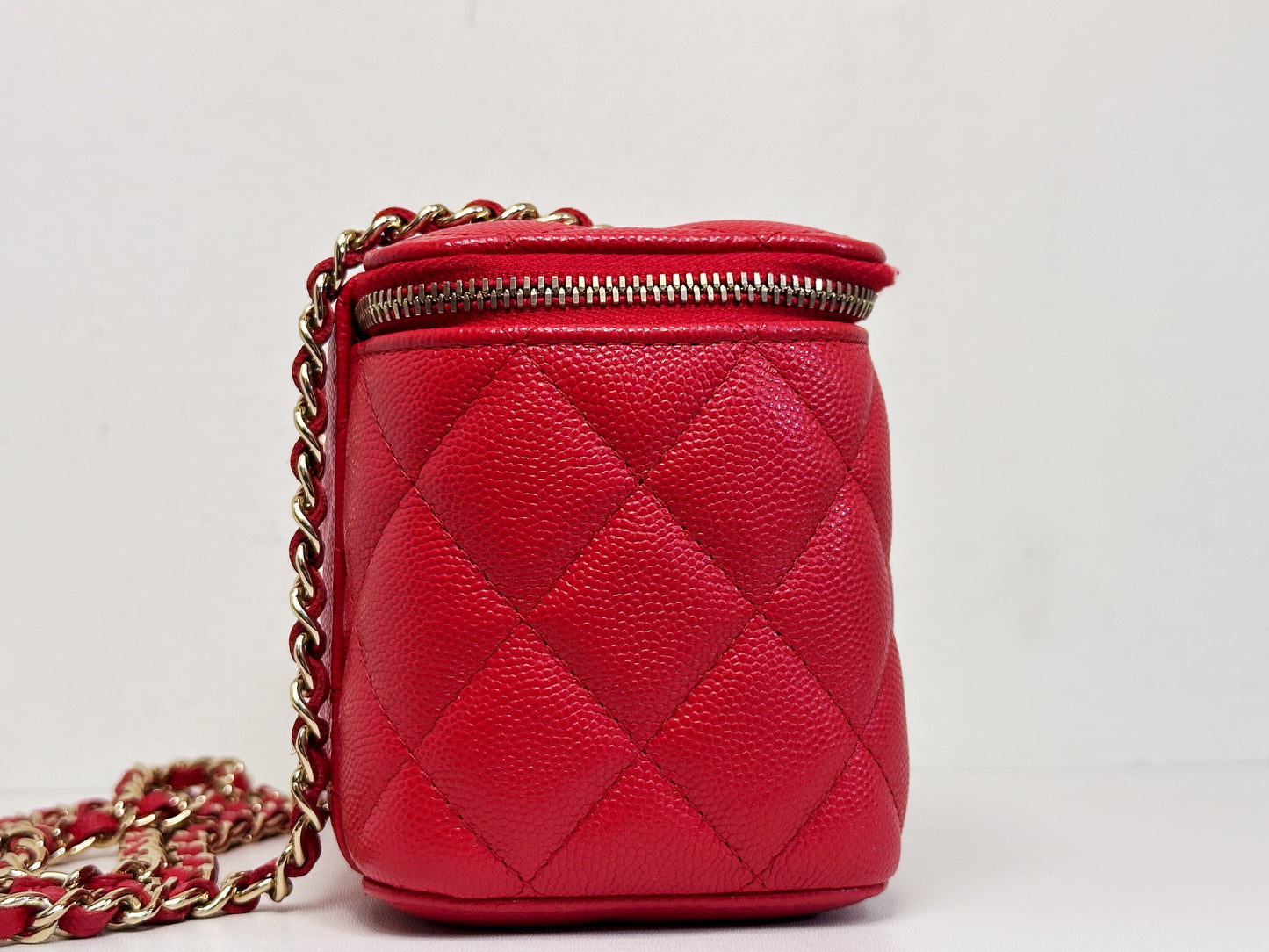 Chanel Caviar Quilted Small Vanity Case With Chain Red 3181 holo card