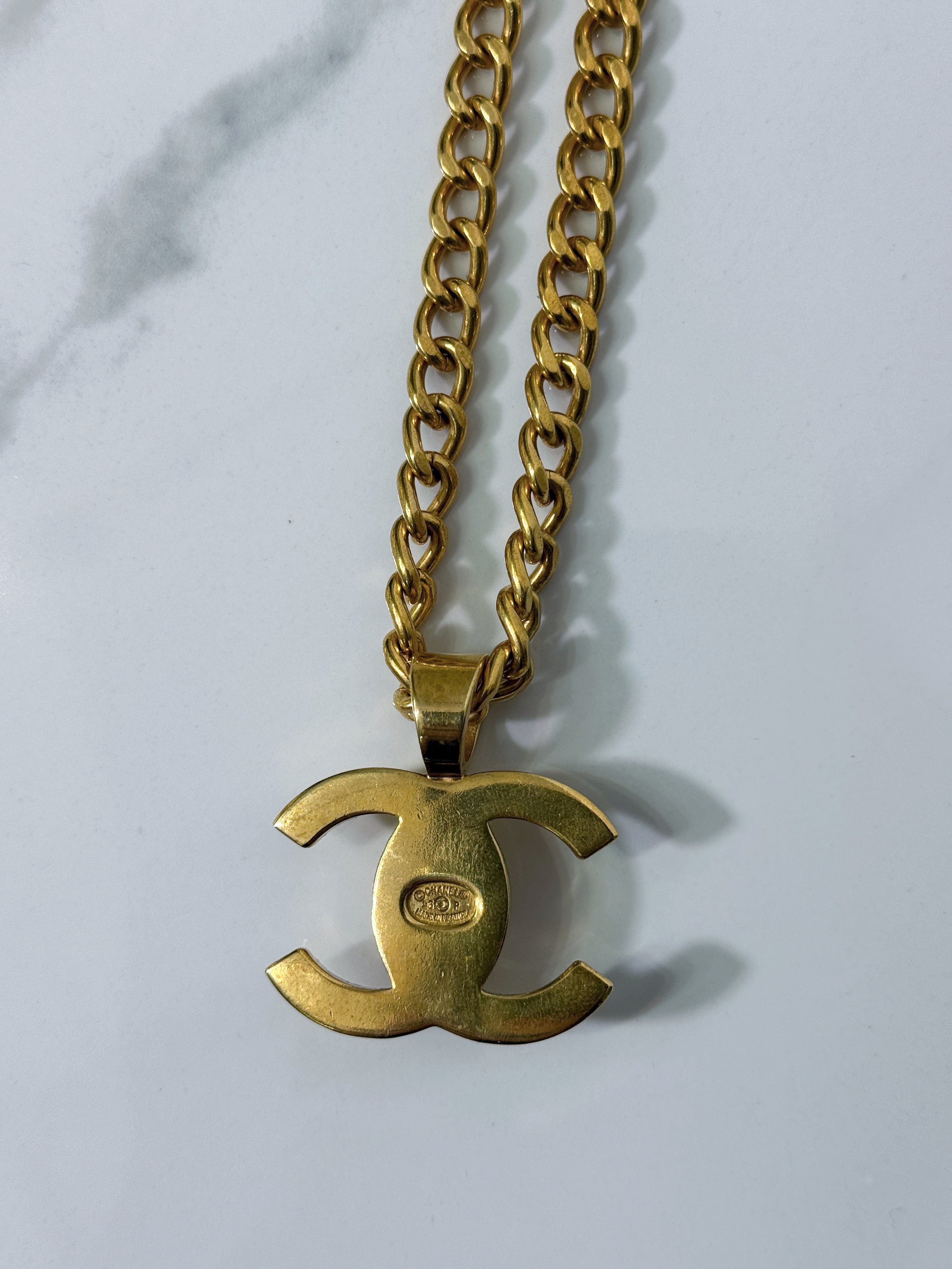 Chanel Turnlock Cocomark 97P Gold Chain Necklace Golden