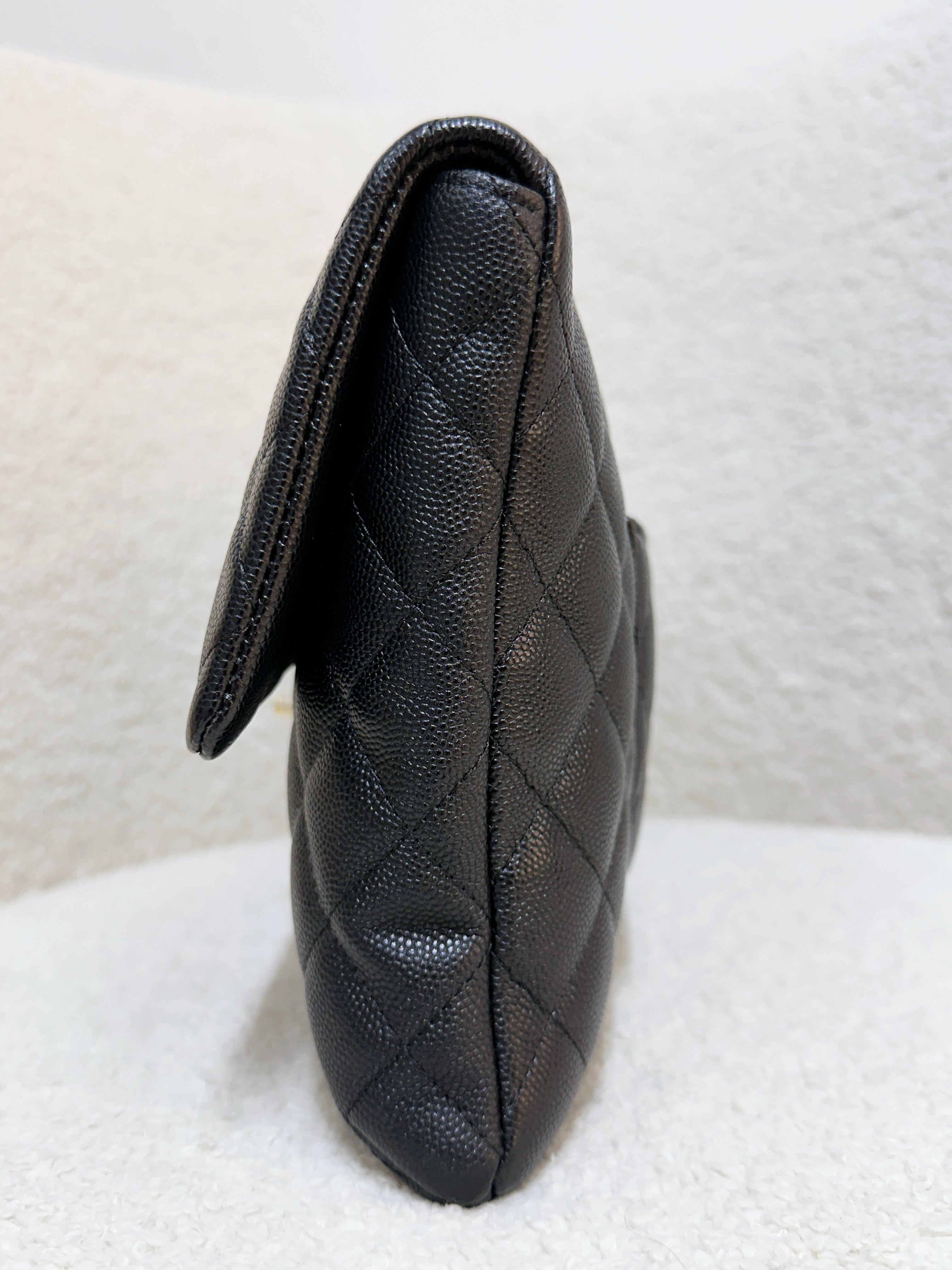 Chanel Quilted Caviar Classic Clutch GHW Black 2645 holo card