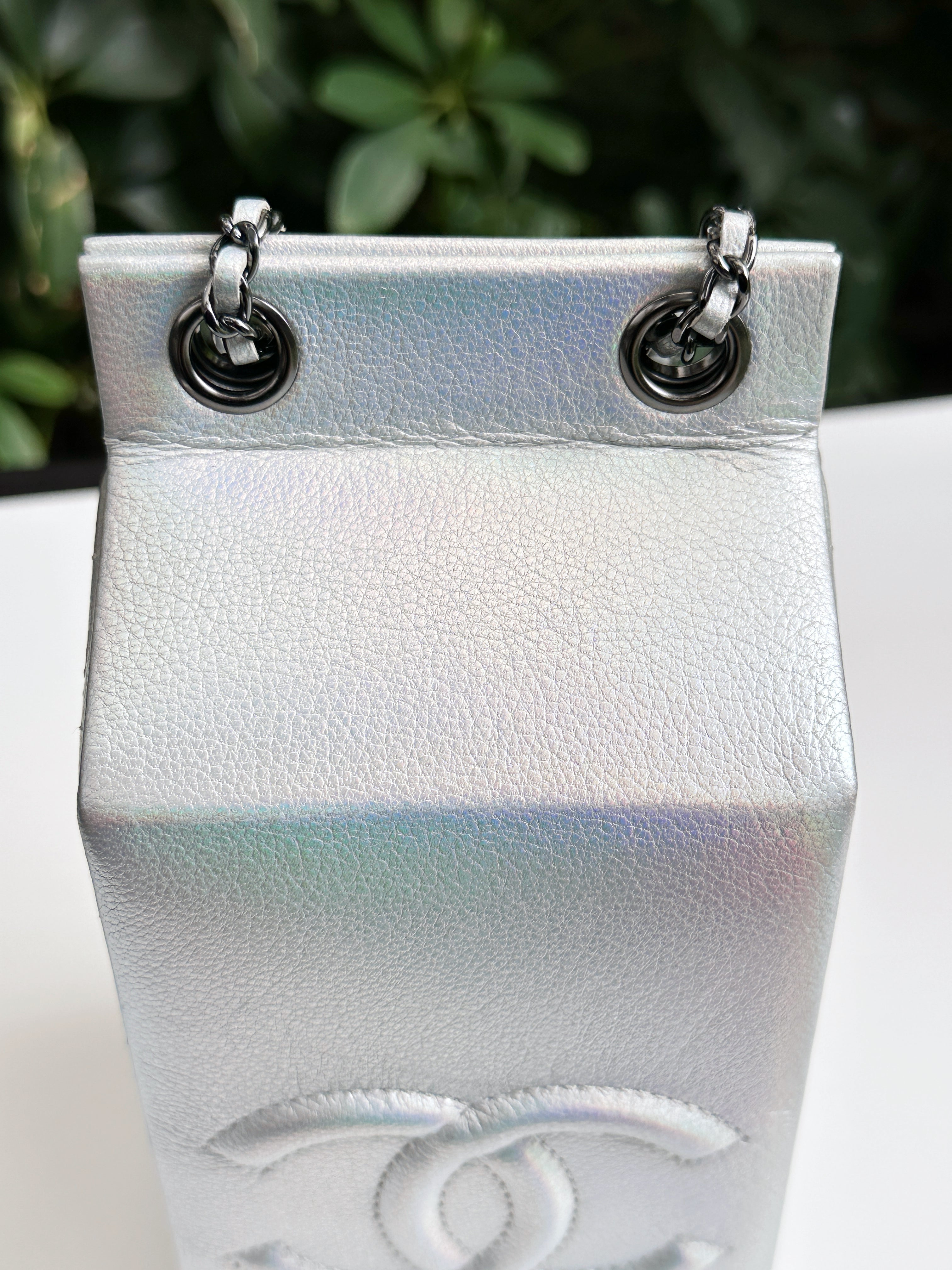 Preloved Authentic CHANEL RARE LIMITED EDITION LAIT DE COCO MILK CARTON BAG 2014