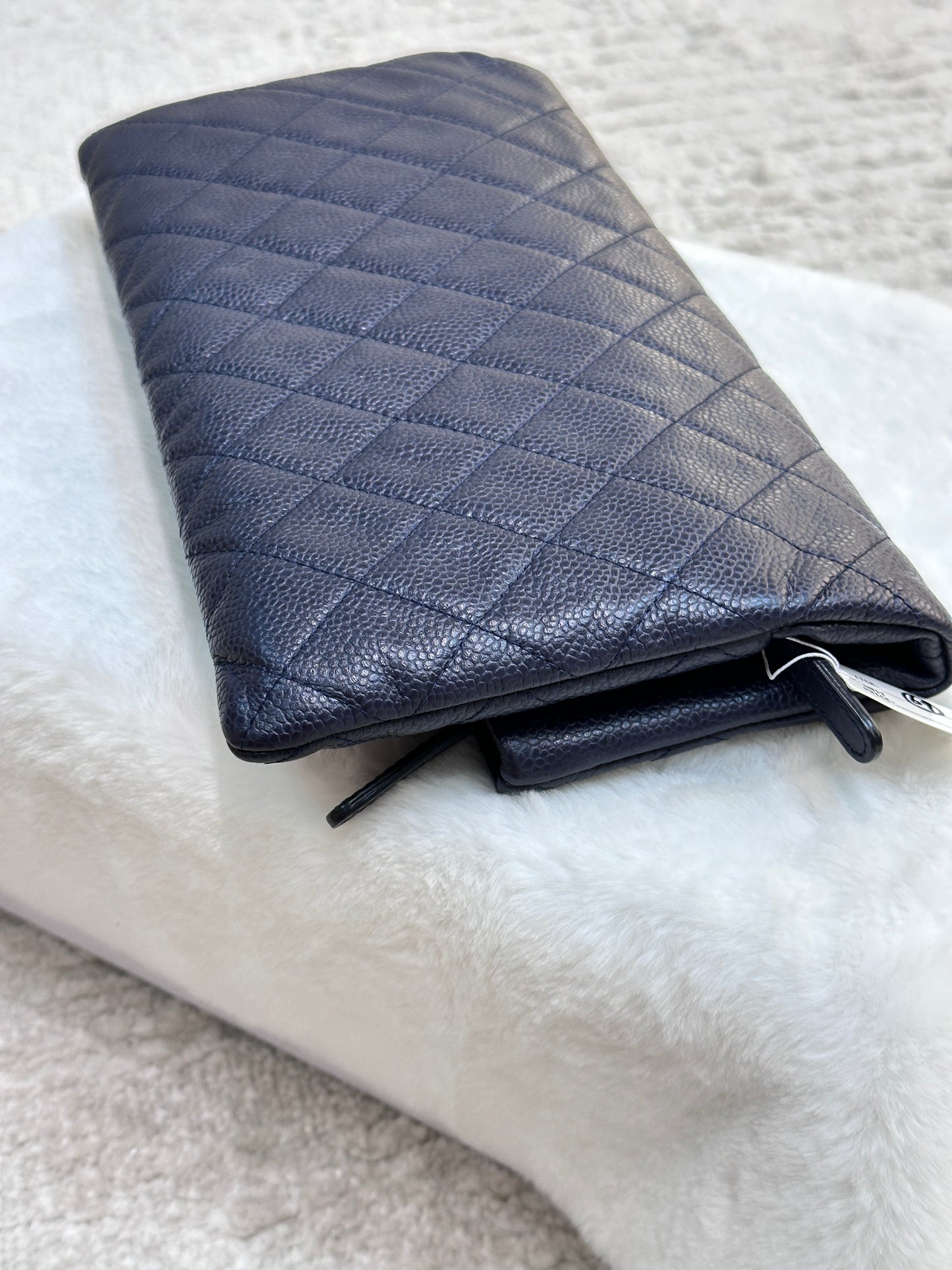 Chanel Beauty CC Clutch Quilted Caviar Blue