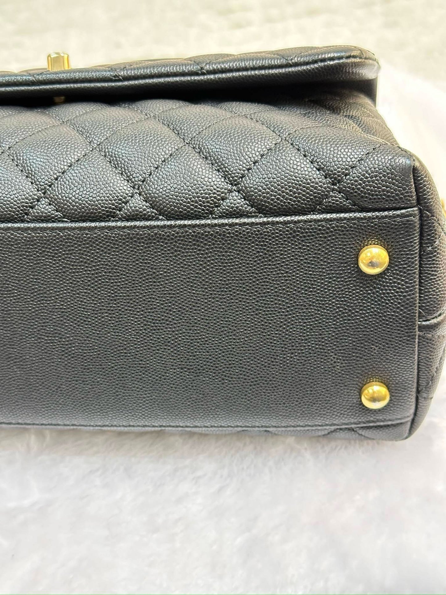 Chanel Medium Caviar Quilted Coco Handle Flap Black GHW 25 holo card