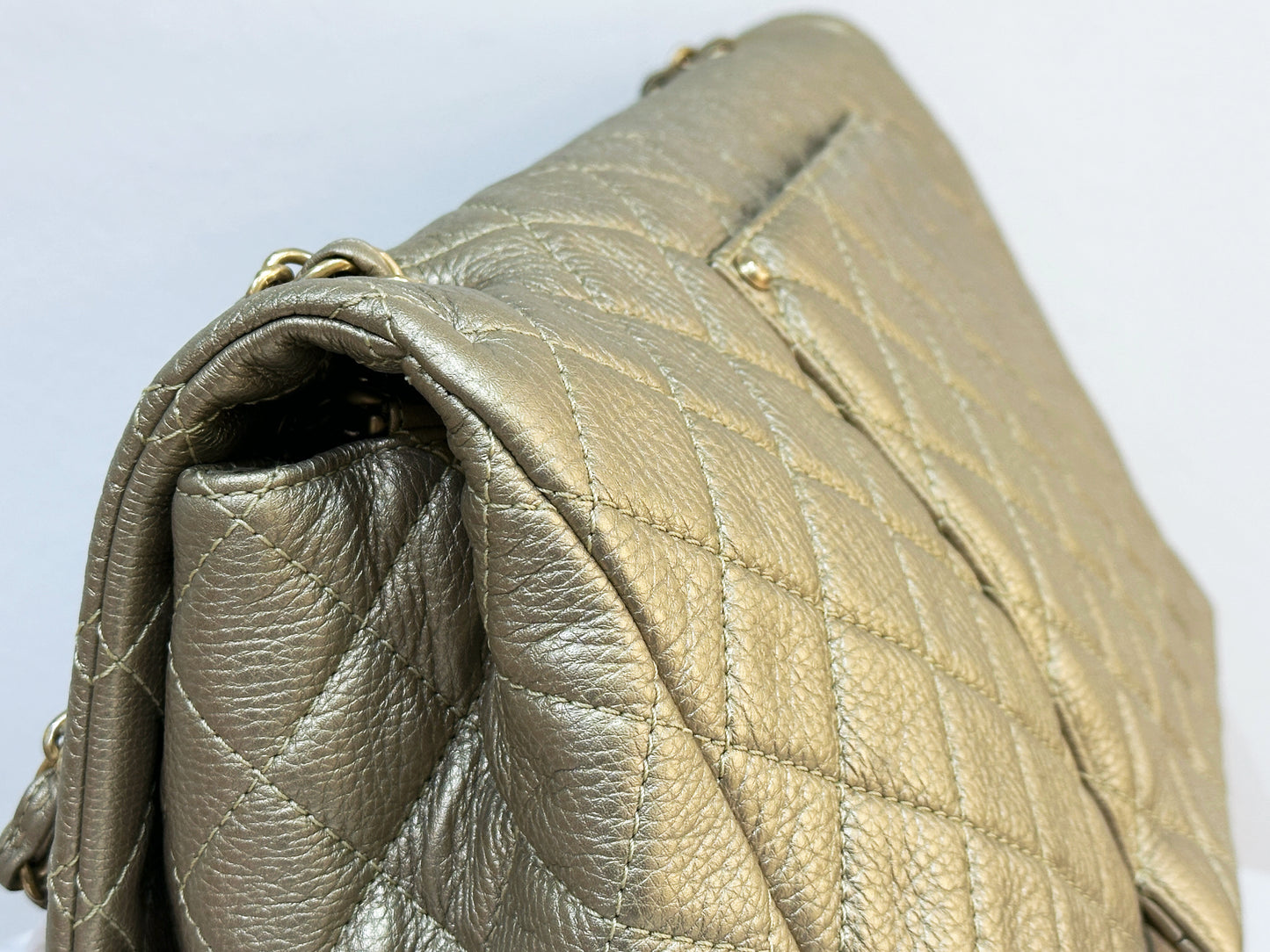 Chanel 2018 Calfskin Quilted XXL Travel Flap shoulder bag Metallic Gold GHW 2510 holo card