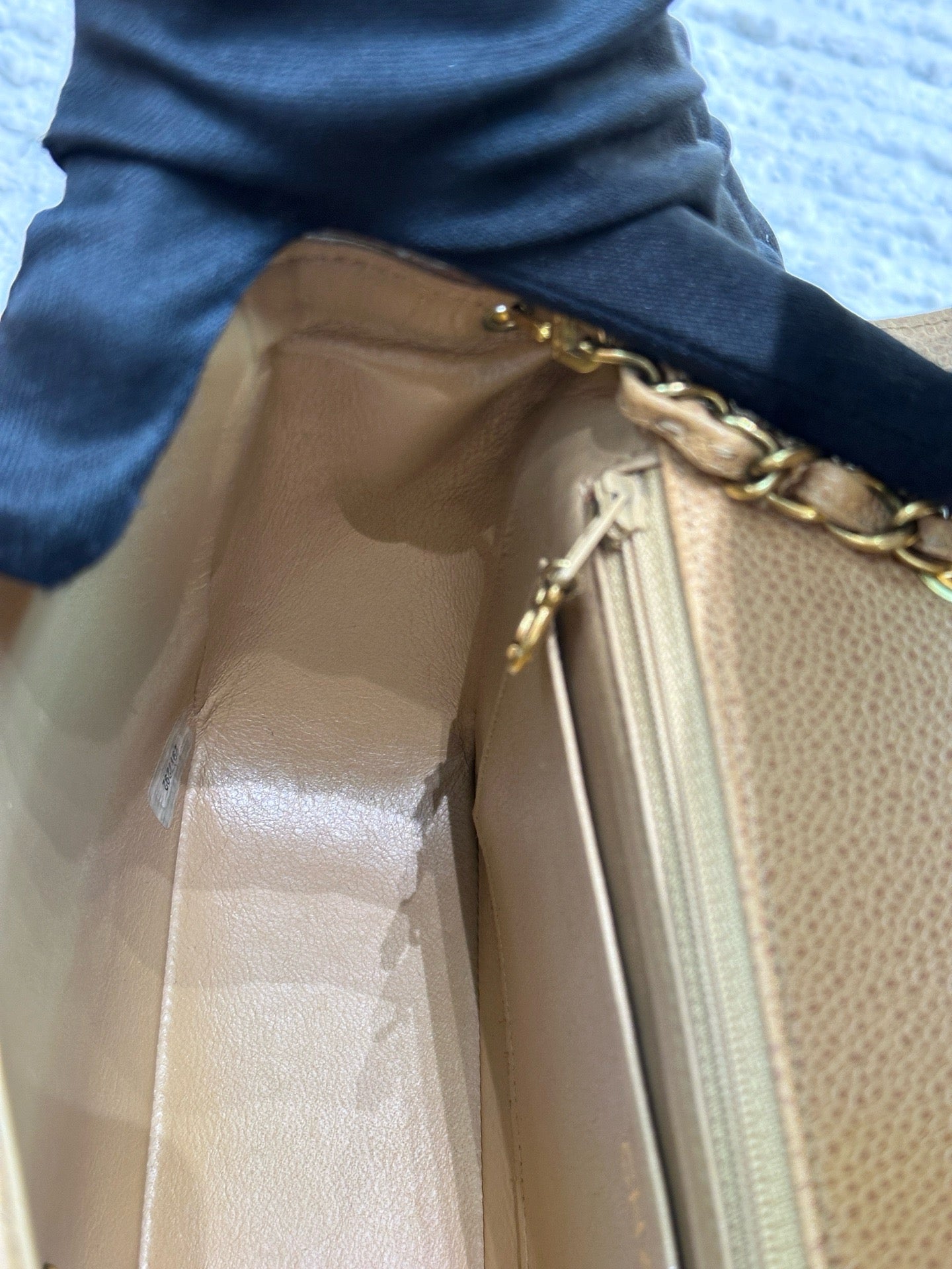 Chanel Vintage Medium Diana Flap Bag Beige Caviar Gold Hardware 29 holo