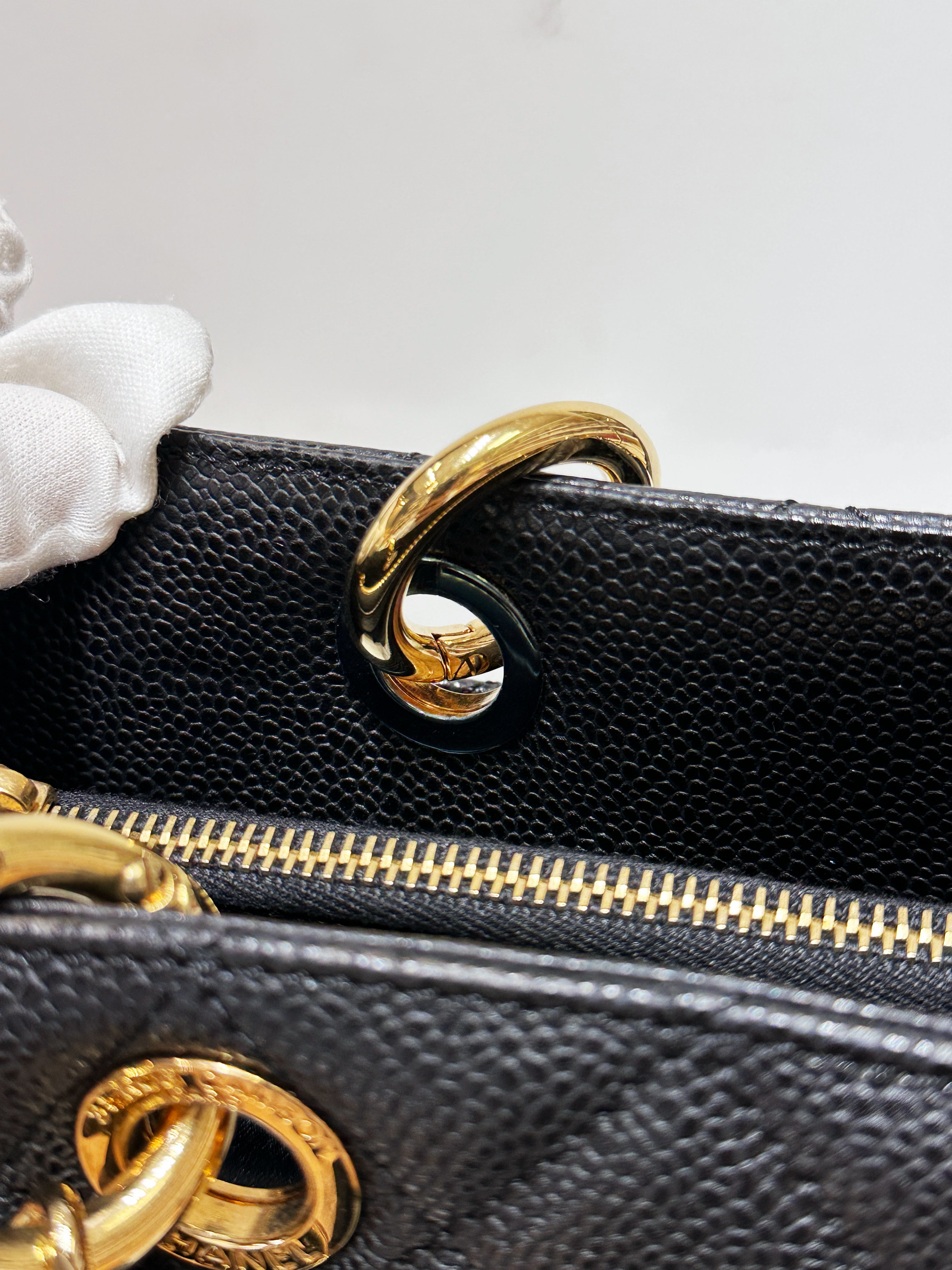 Chanel Caviar Grand Shopping Tote GST Black GHW 1640 holo card