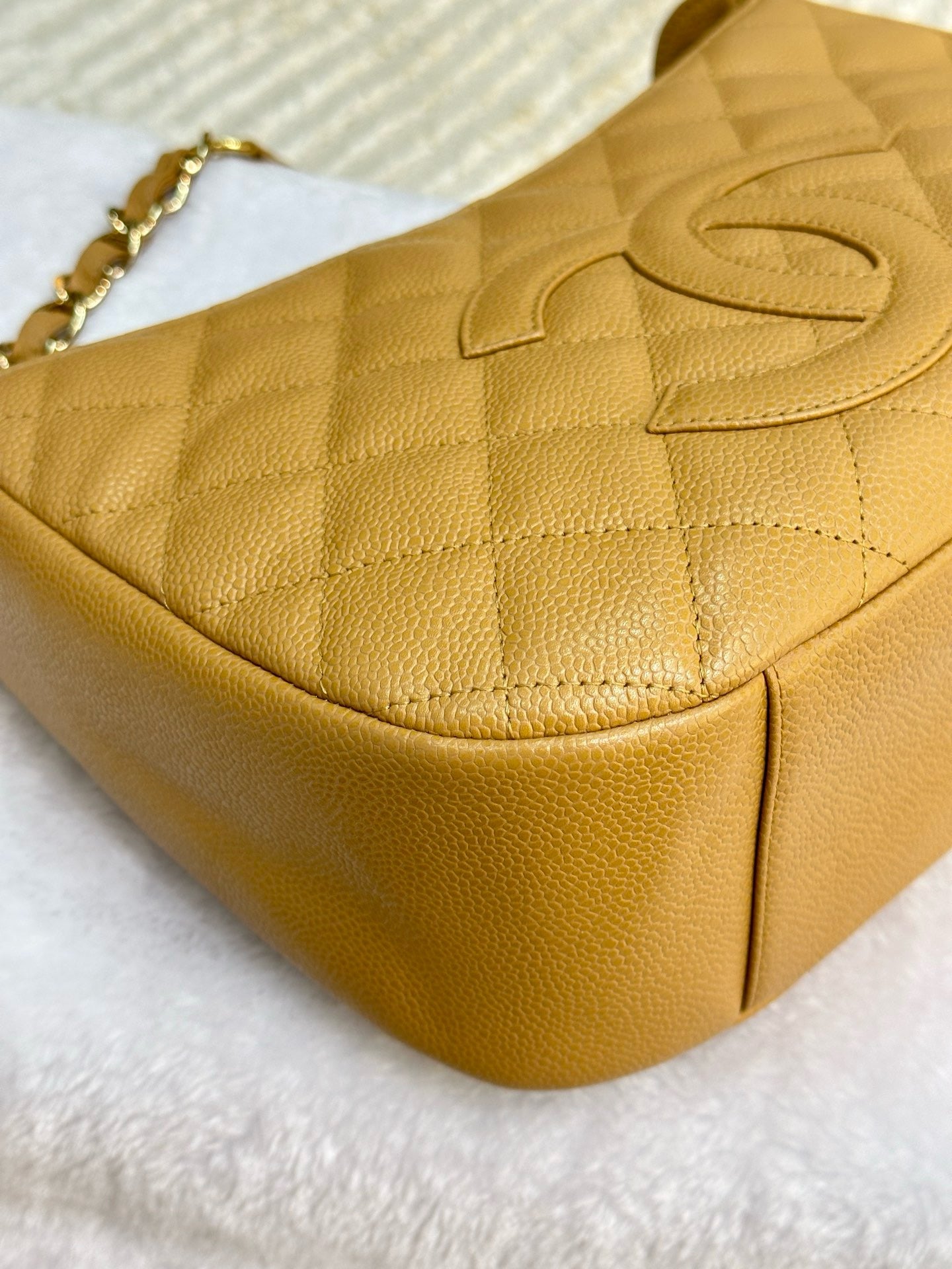 Chanel Caviar Leather Shoulder Bag Beige GHW