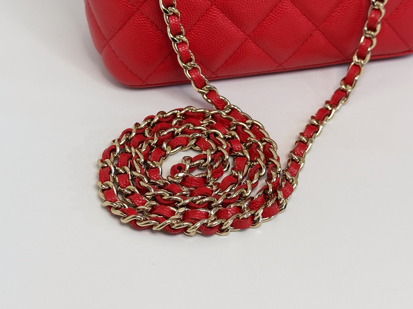 Chanel Caviar Quilted Small Vanity Case With Chain Red 3181 holo card