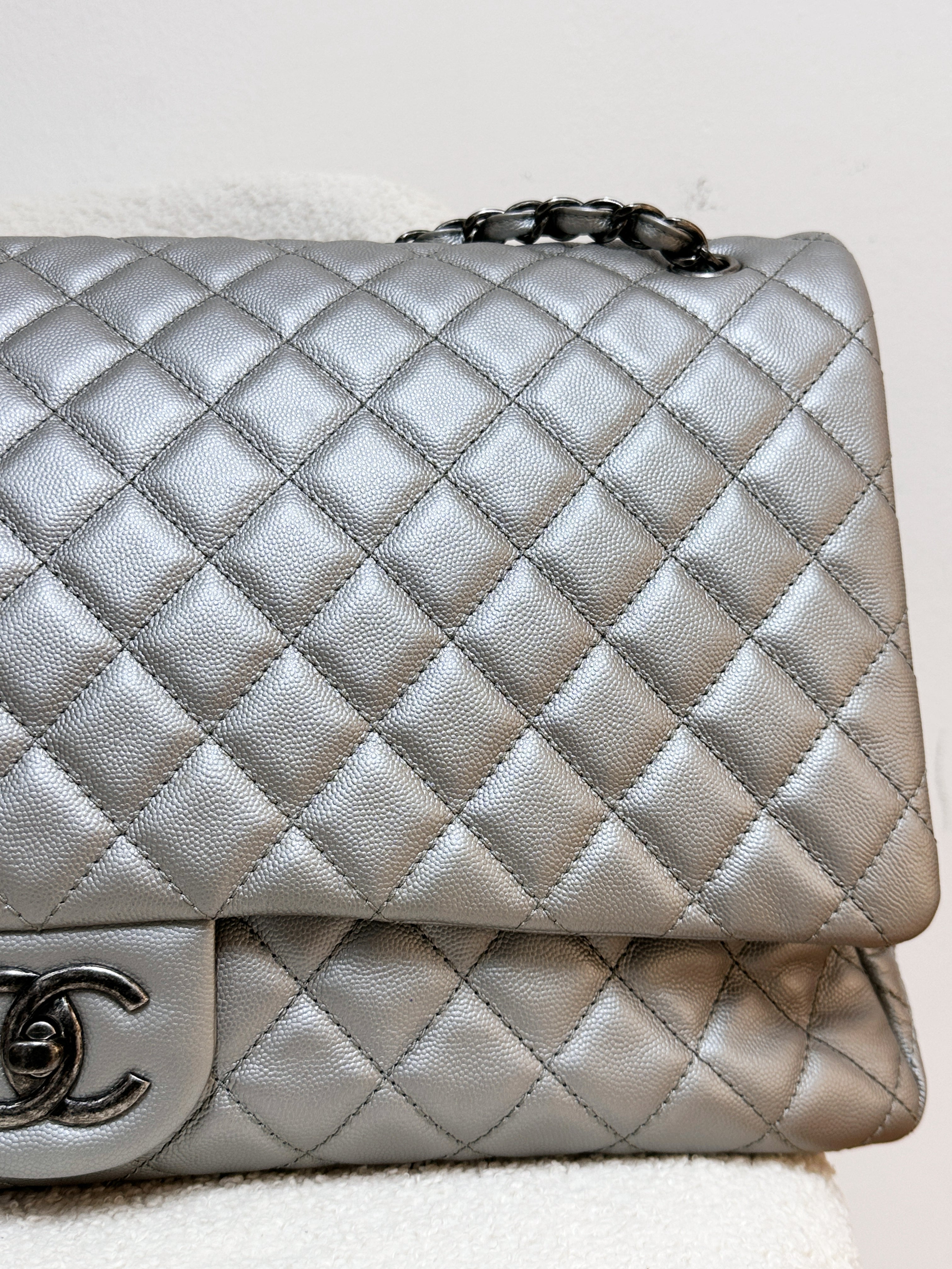 Chanel 2017 Caviar Classic Quilted XXL Travel Flap shoulder bag Metallic Silver SHW 2257 holo card