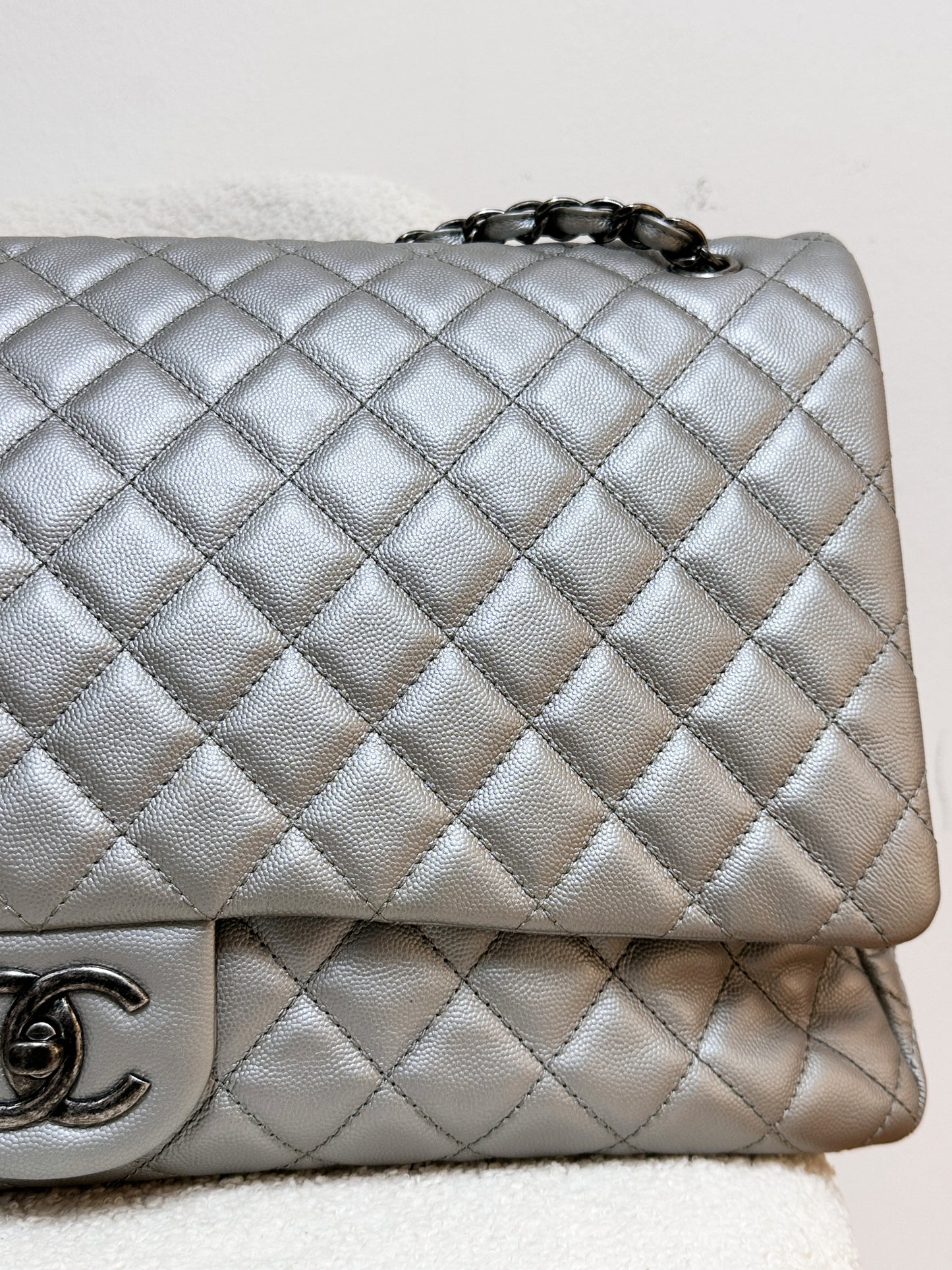 Chanel 2017 Caviar Classic Quilted XXL Travel Flap shoulder bag Metallic Silver SHW 2257 holo card